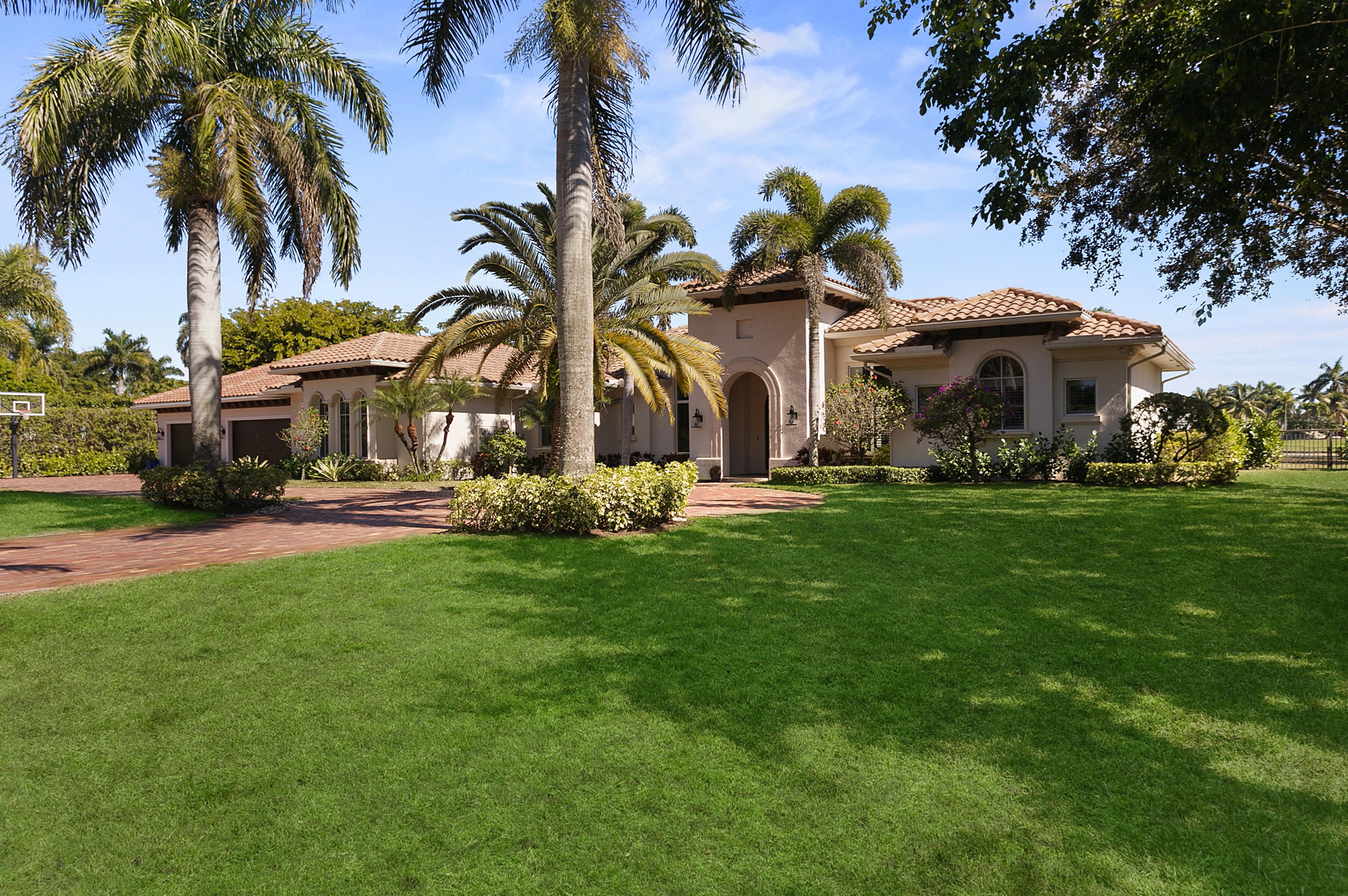 8635 Sawpine Rd, Delray Beach, FL 33446