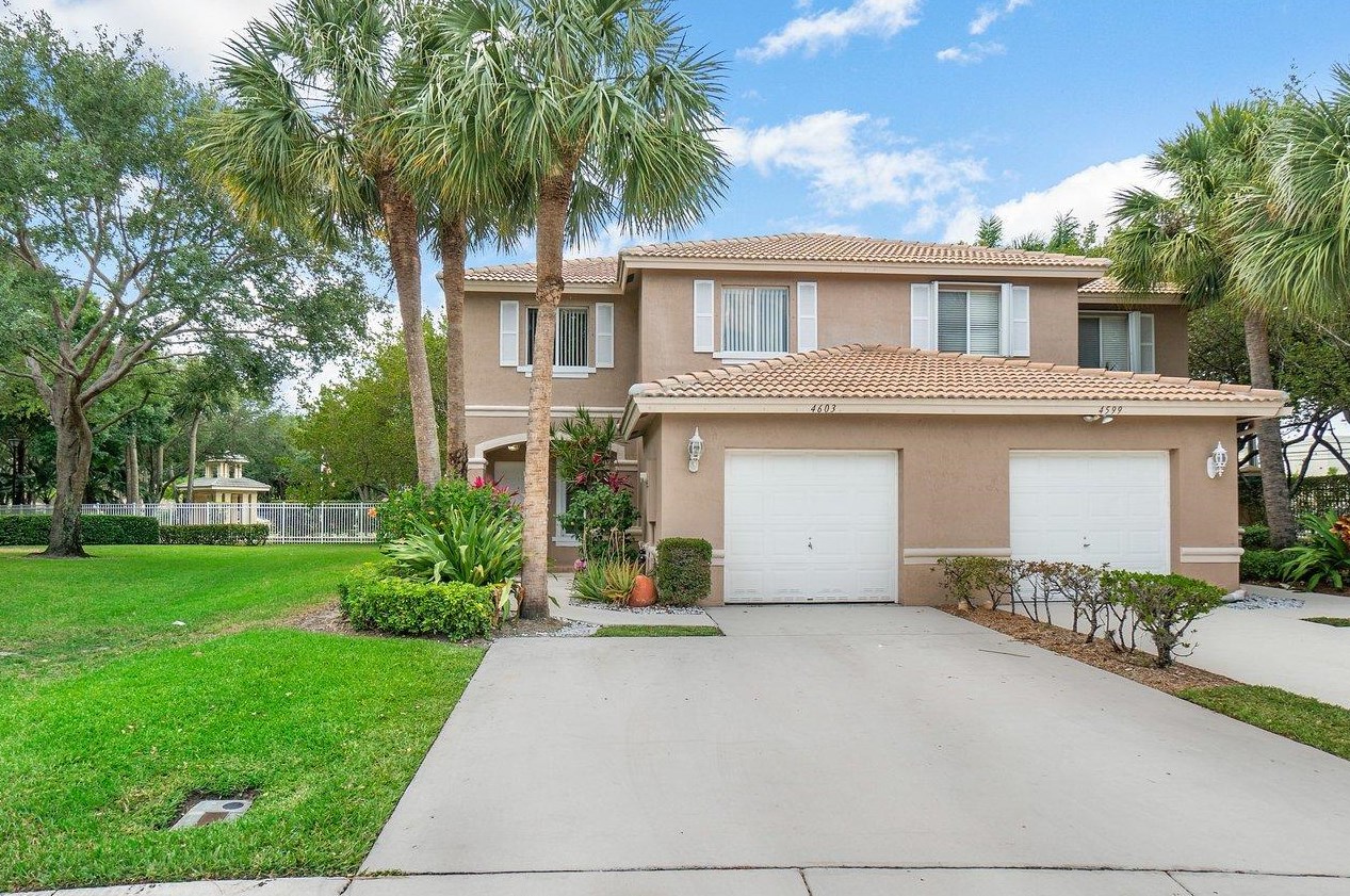 4603 Pinemore Ln, Lake Worth, FL 33463-6990