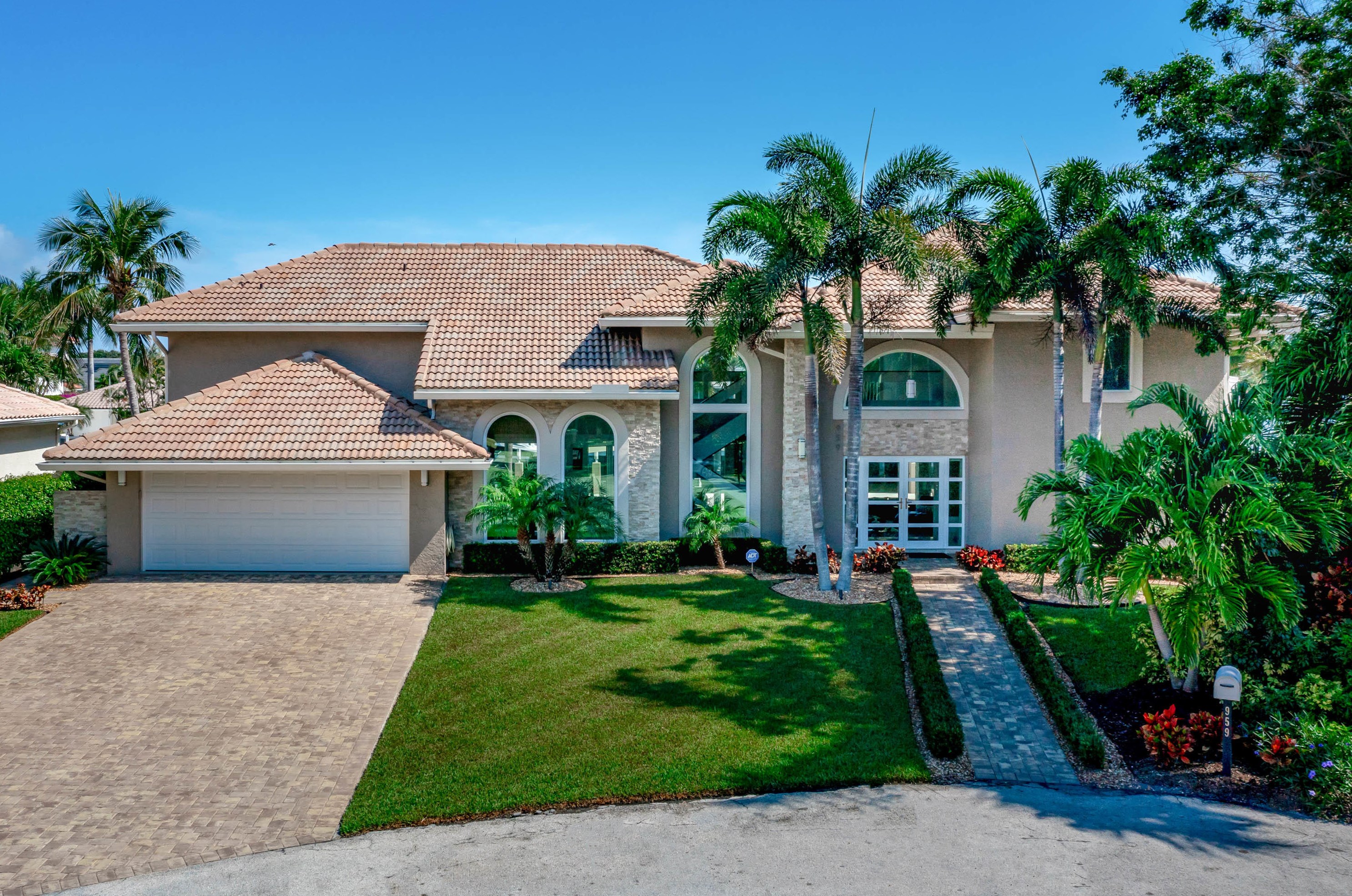 959 Gardenia Dr, Delray Beach, FL 33483