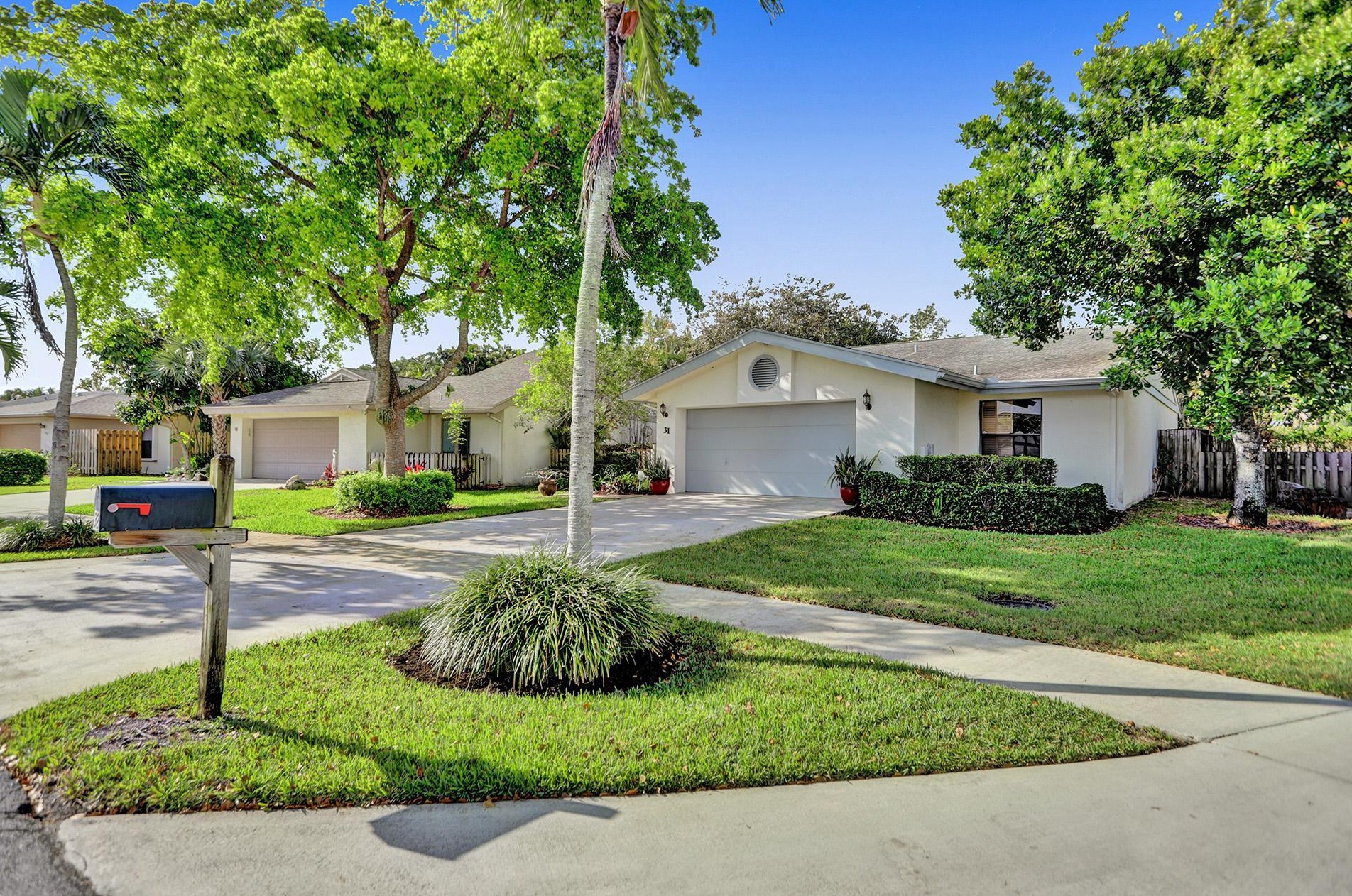 31 Baytree Cir, Boynton Beach, FL 33436-9113