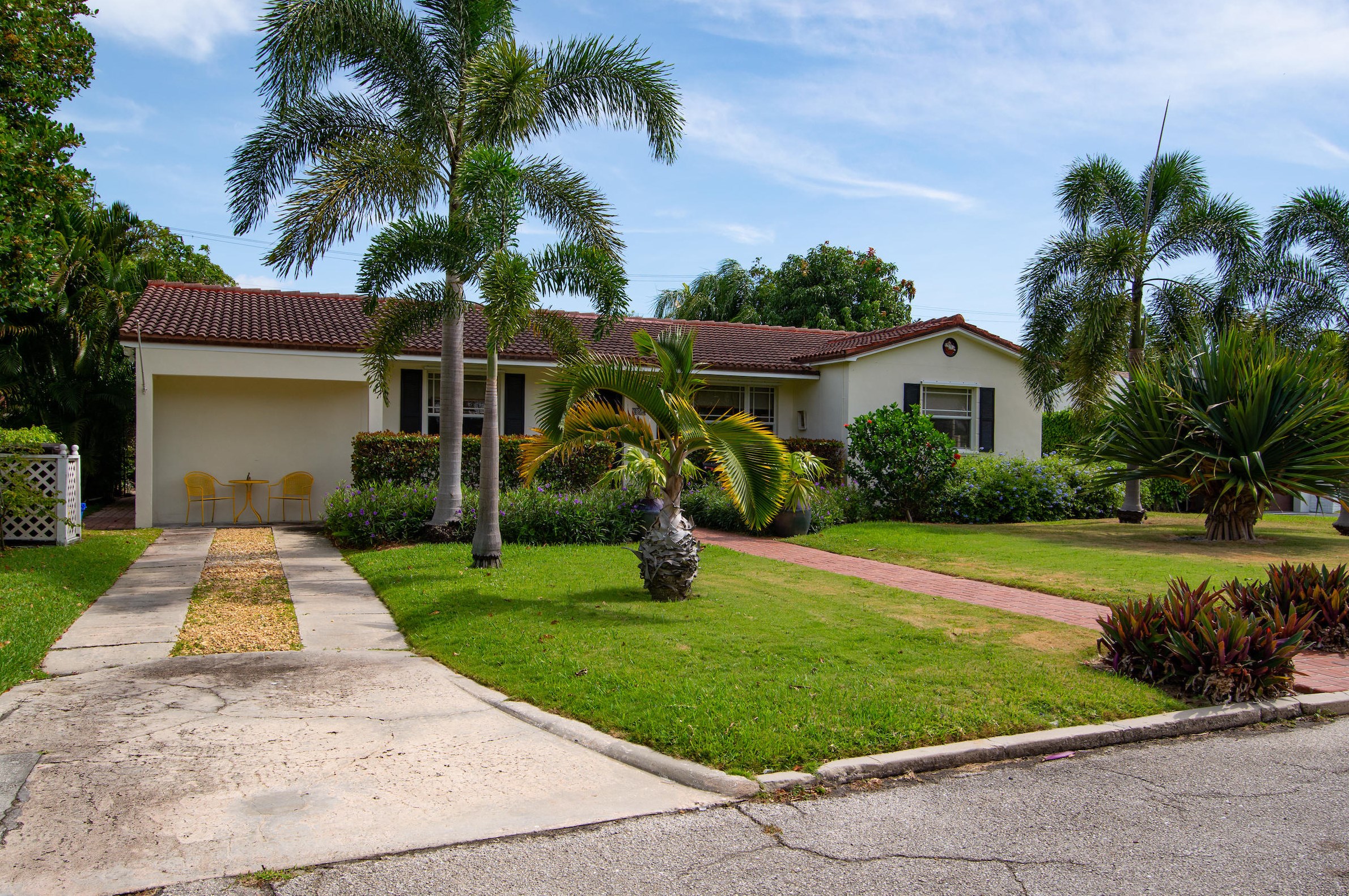 327 Potter Rd, West Palm Beach, FL 33405-3621