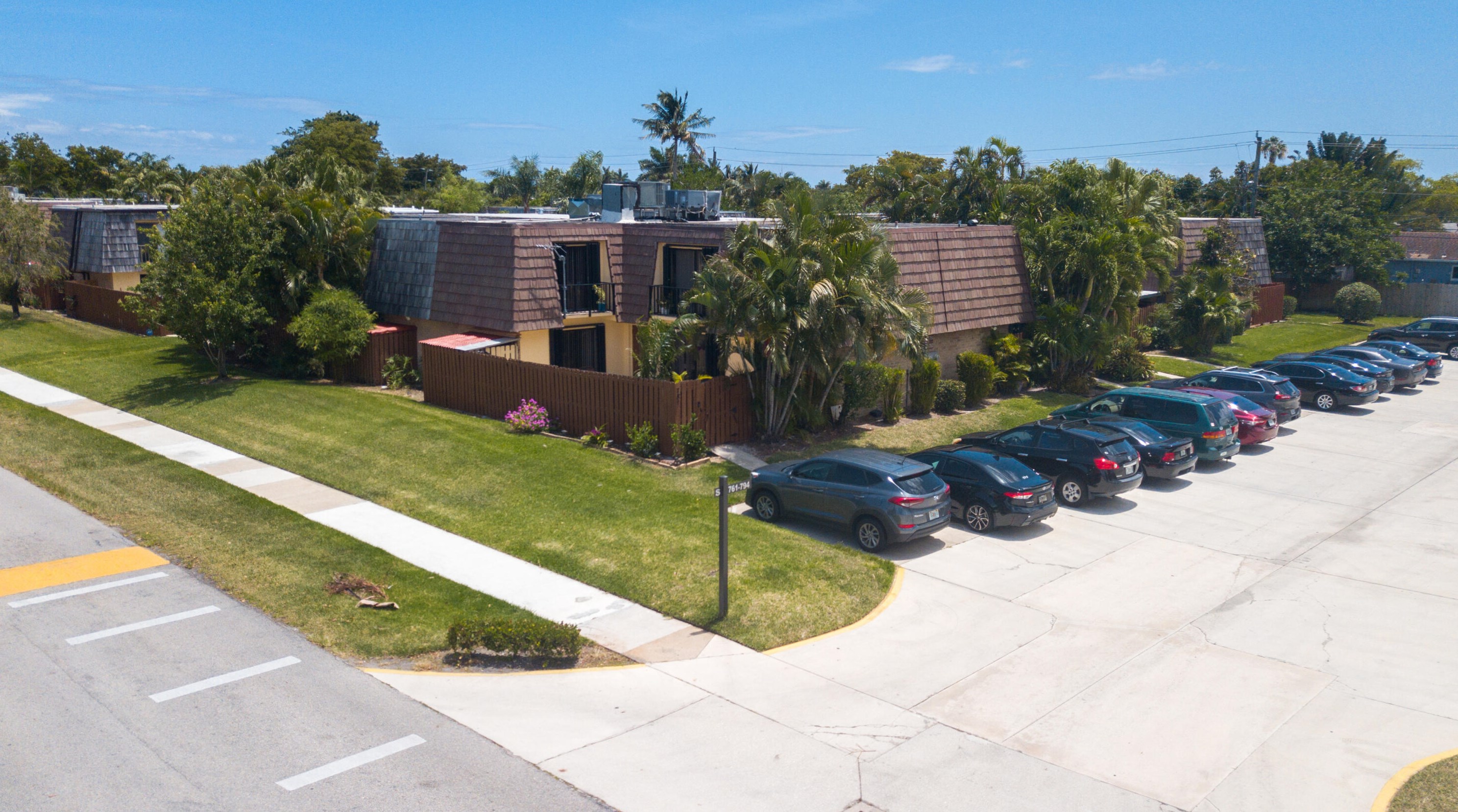 781 Springdale Cir, Lake Worth, FL 33461-1539