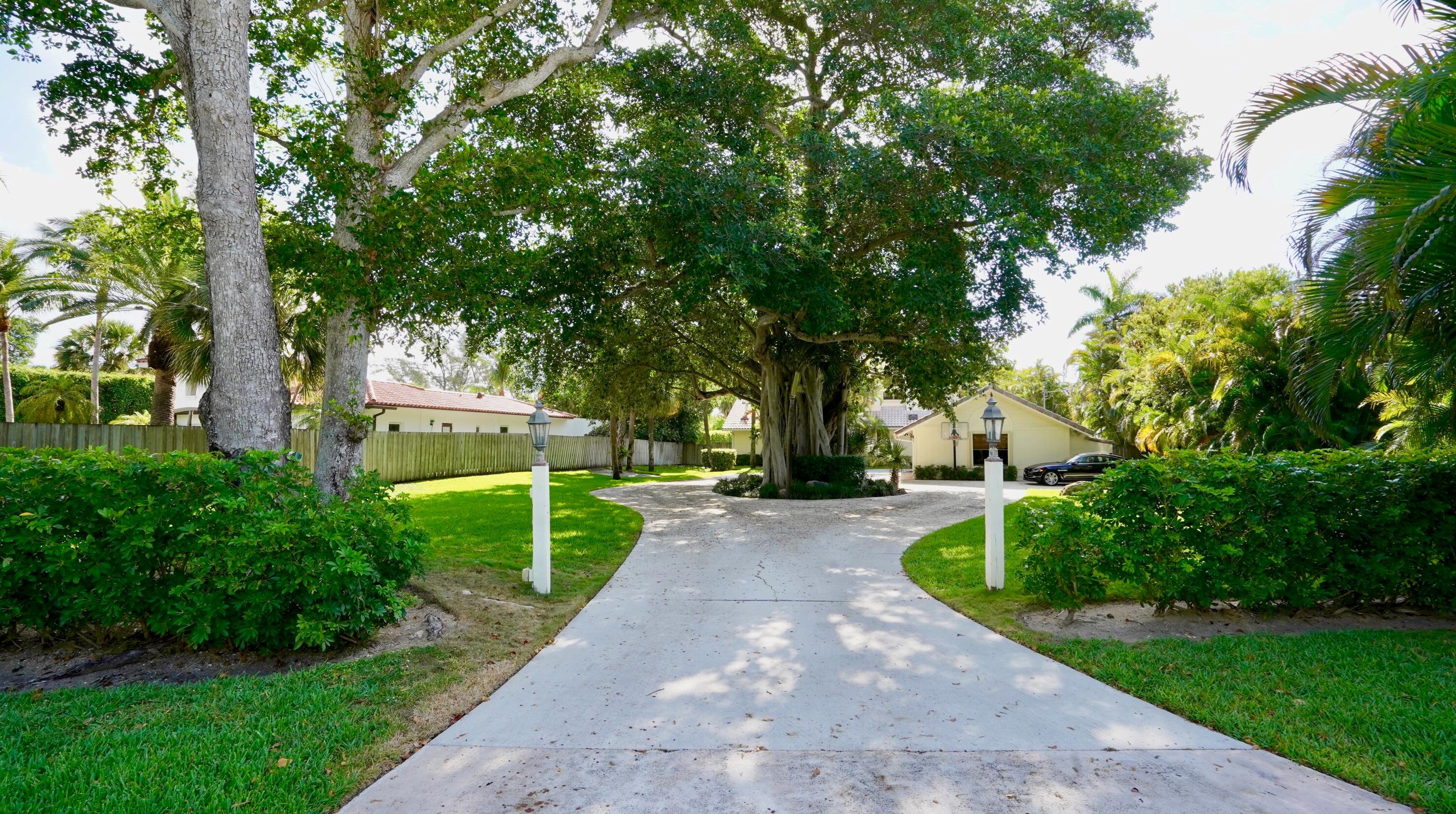 202 S Atlantic Dr, Lake Worth, FL 33462