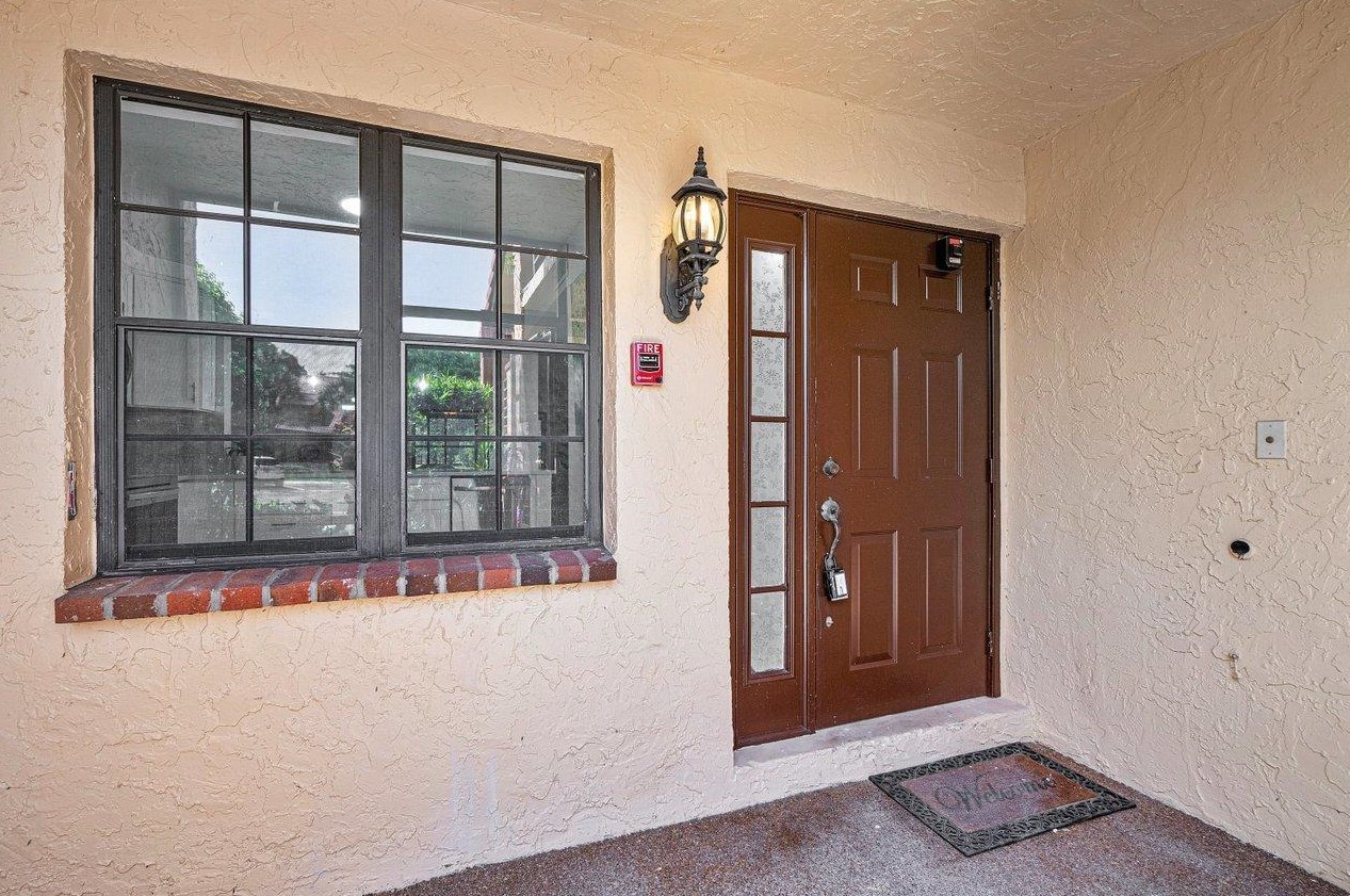11179 Aspen Glen Dr, Boynton Beach FL  33437-1828 exterior
