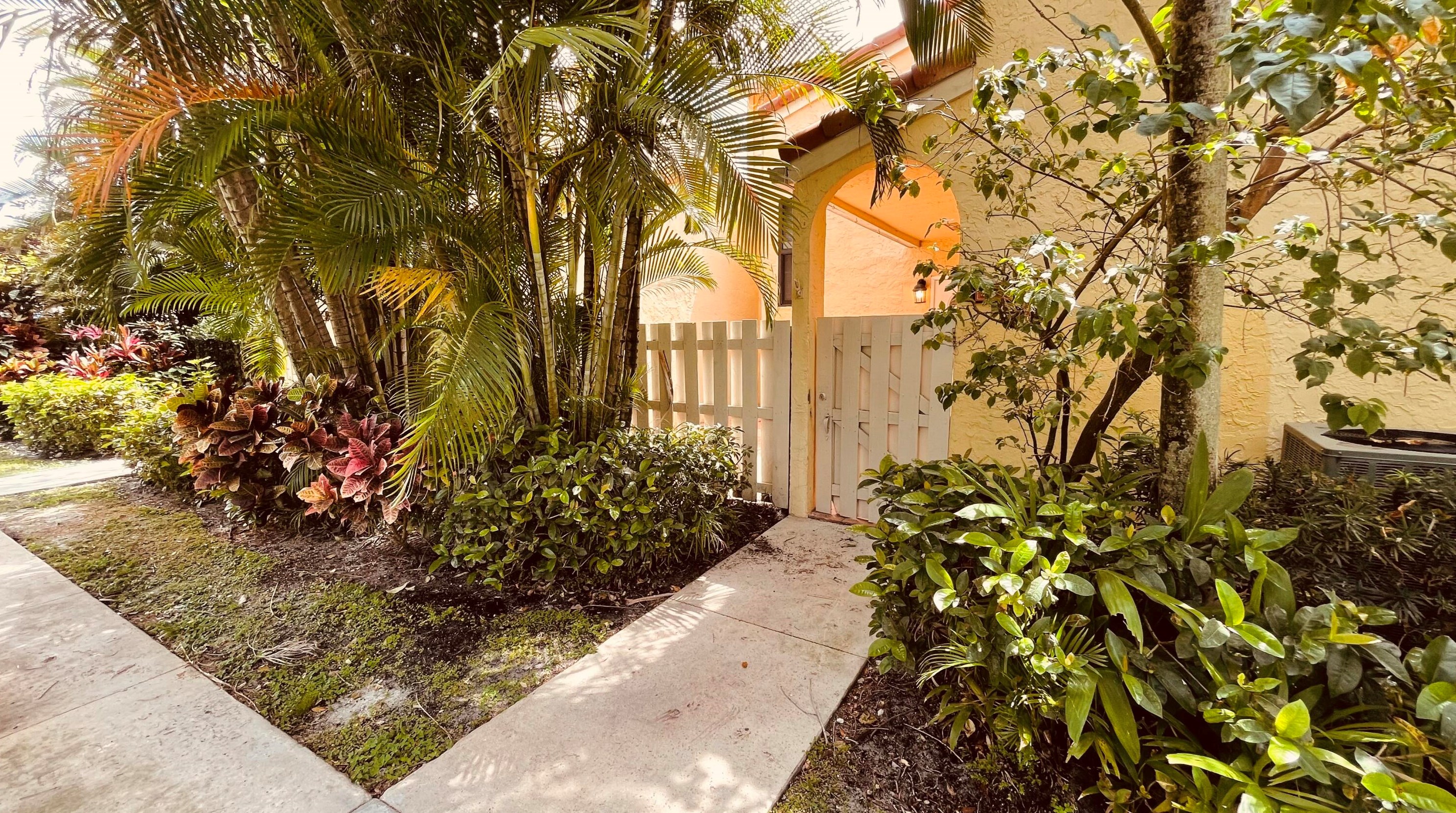 22272 Pineapple Walk Dr, Boca Raton, FL 33433-5520