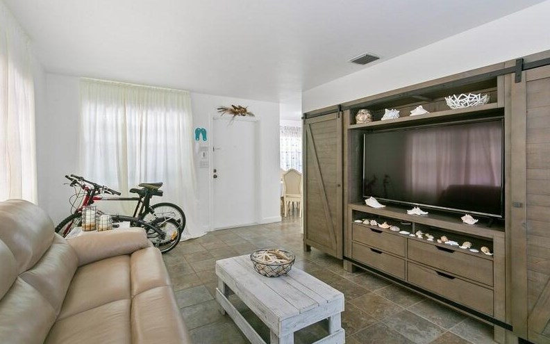 325 Nottingham Blvd #1, West Palm Beach, FL 33405