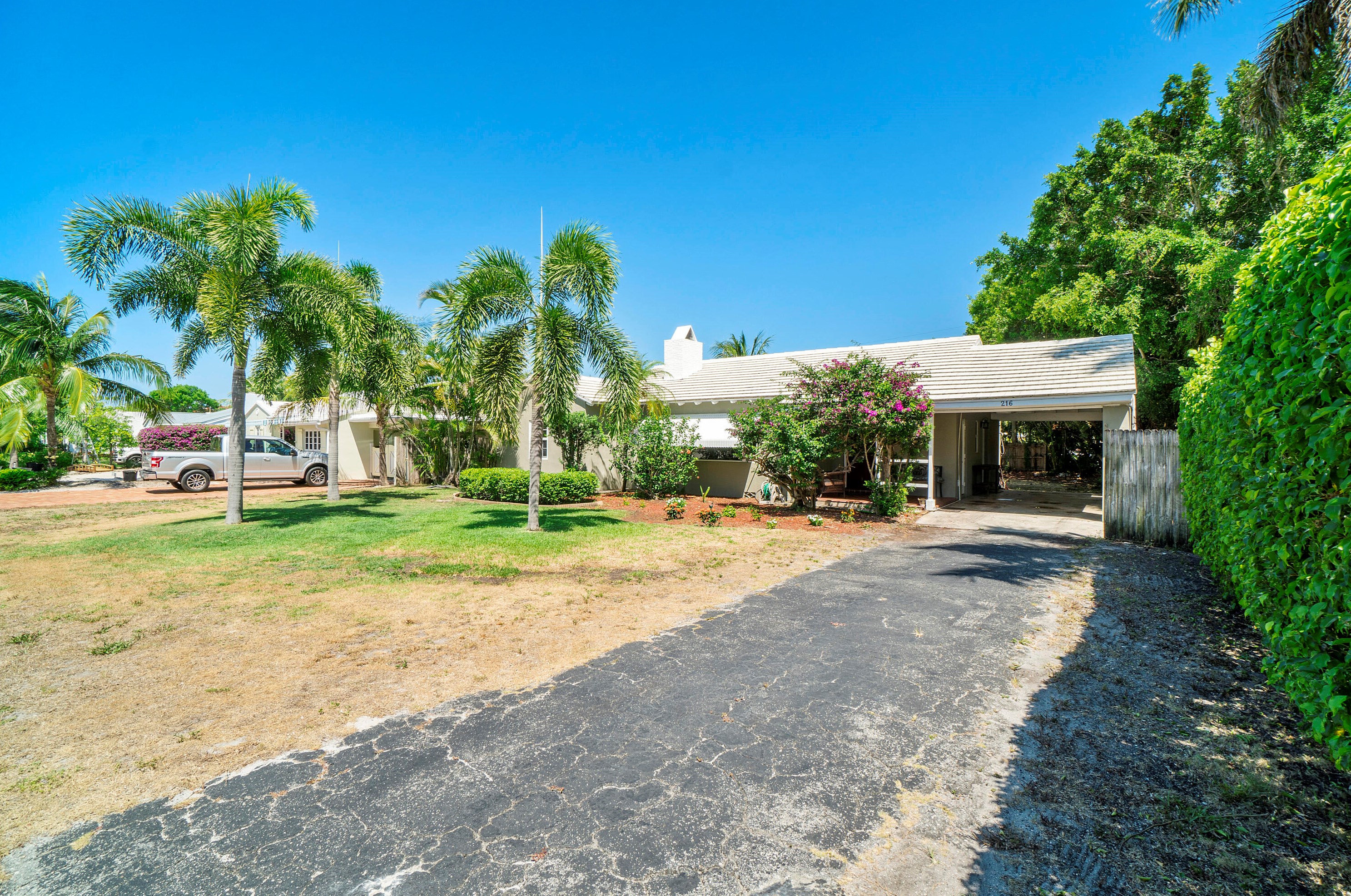 216 Dixie Blvd, Delray Beach, FL 33444