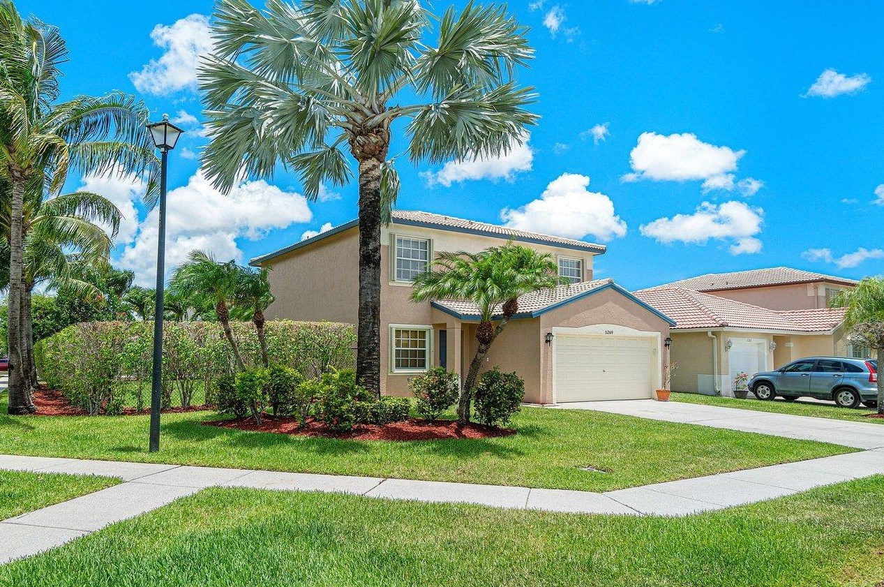 5269 Rivermill Ln, Lake Worth, FL 33463-7436