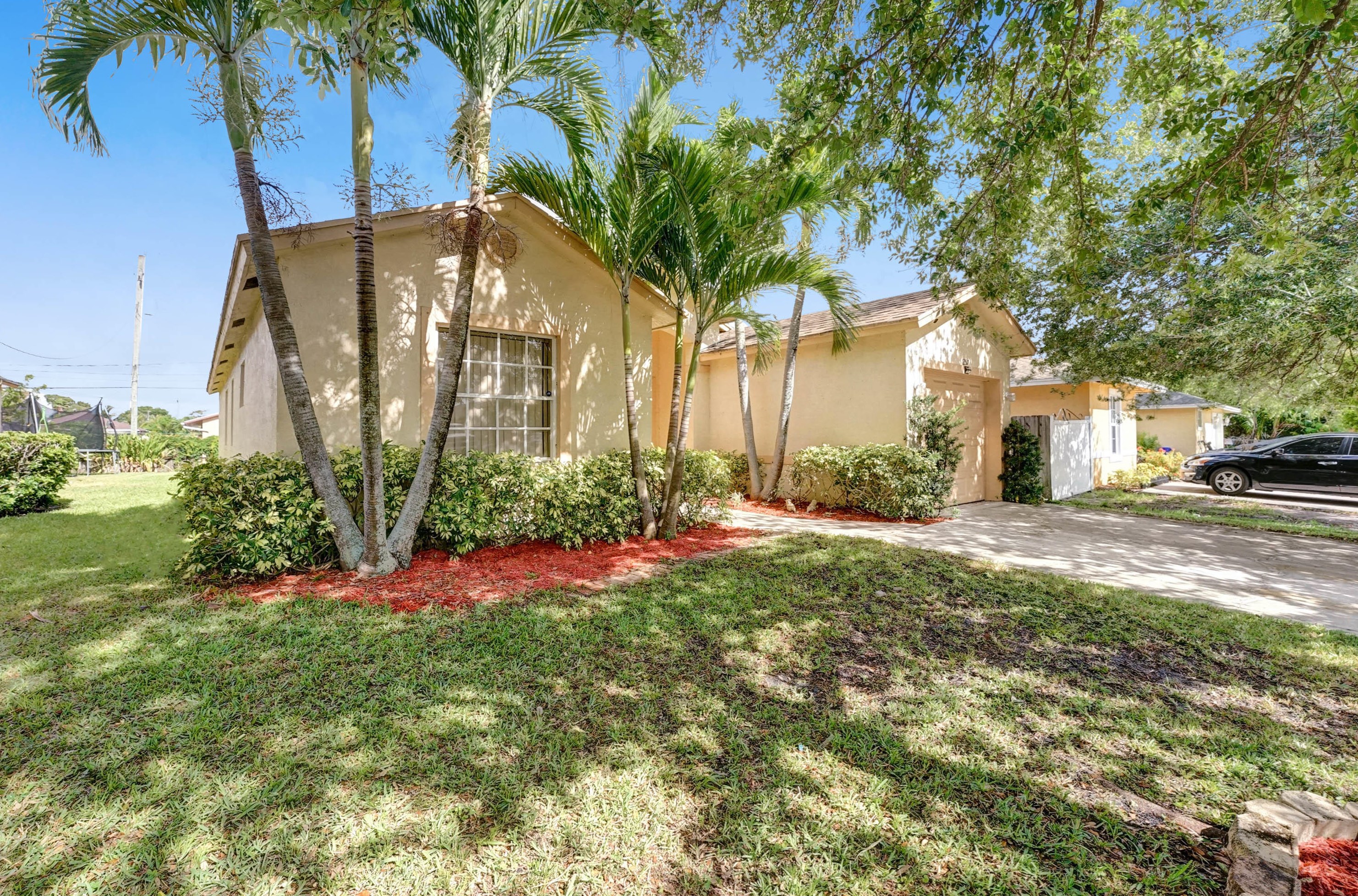 257 Jennings Ave, Lake Worth, FL 33463-3323