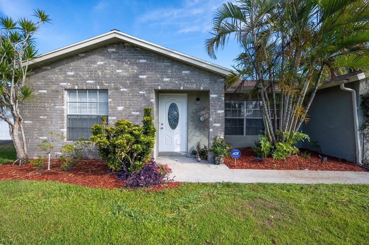 4477 Pine Garden Ln, Lake Worth, FL 33467-3907