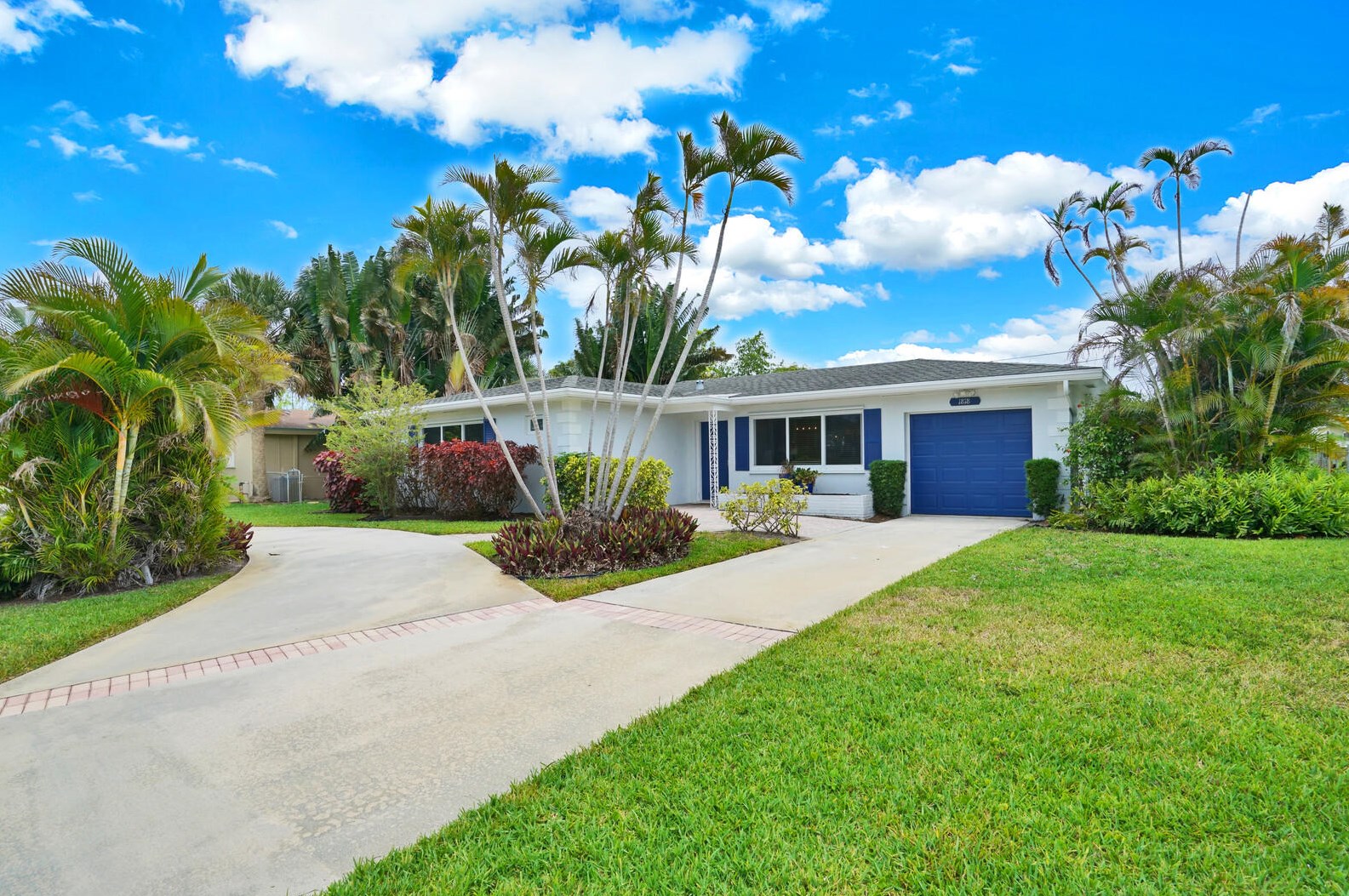 1818 Laurel Ln, West Palm Beach, FL 33406-6744