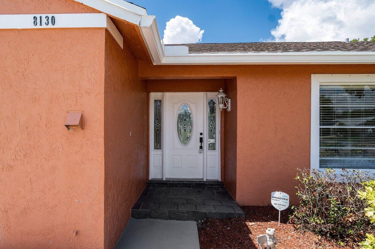 8130 Rose Marie Cir, Boynton Beach, FL 33472-1025