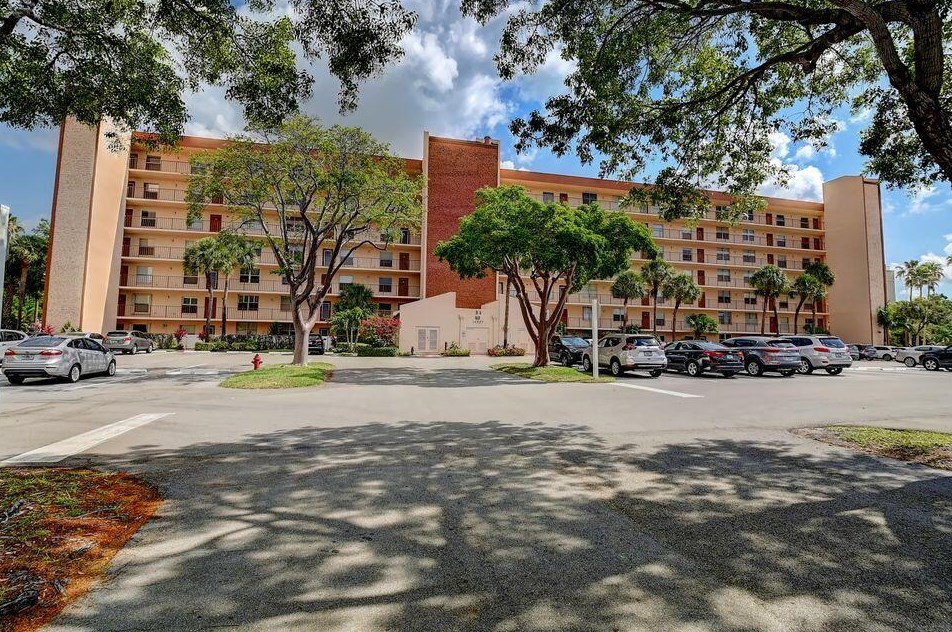 14527 Bonaire Blvd #204, Delray Beach, FL 33446