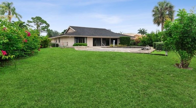 666 Lakewoode Circle, Delray Beach, FL 33445