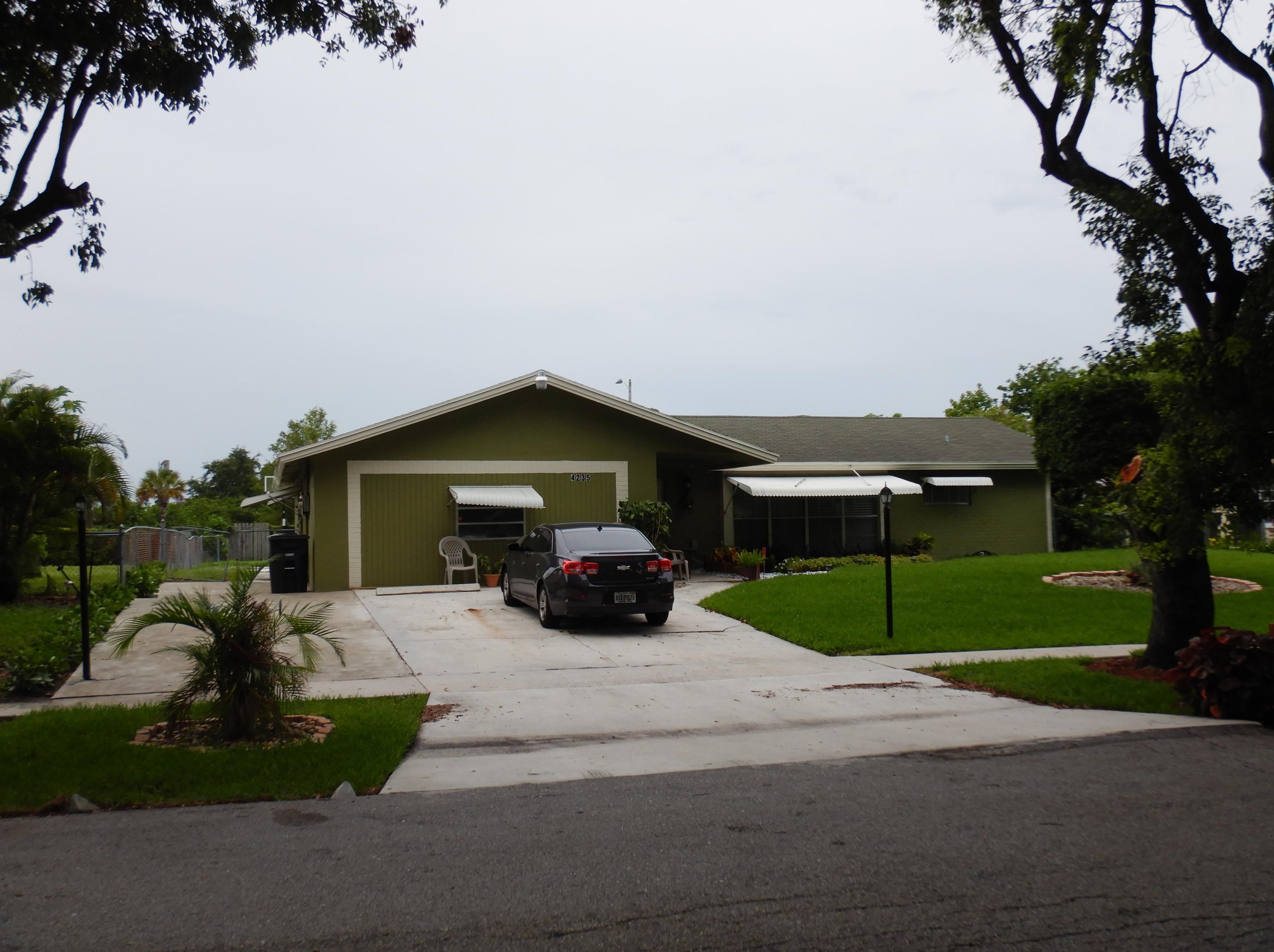 4235 Waverly Dr, West Palm Beach, FL 33407-3553