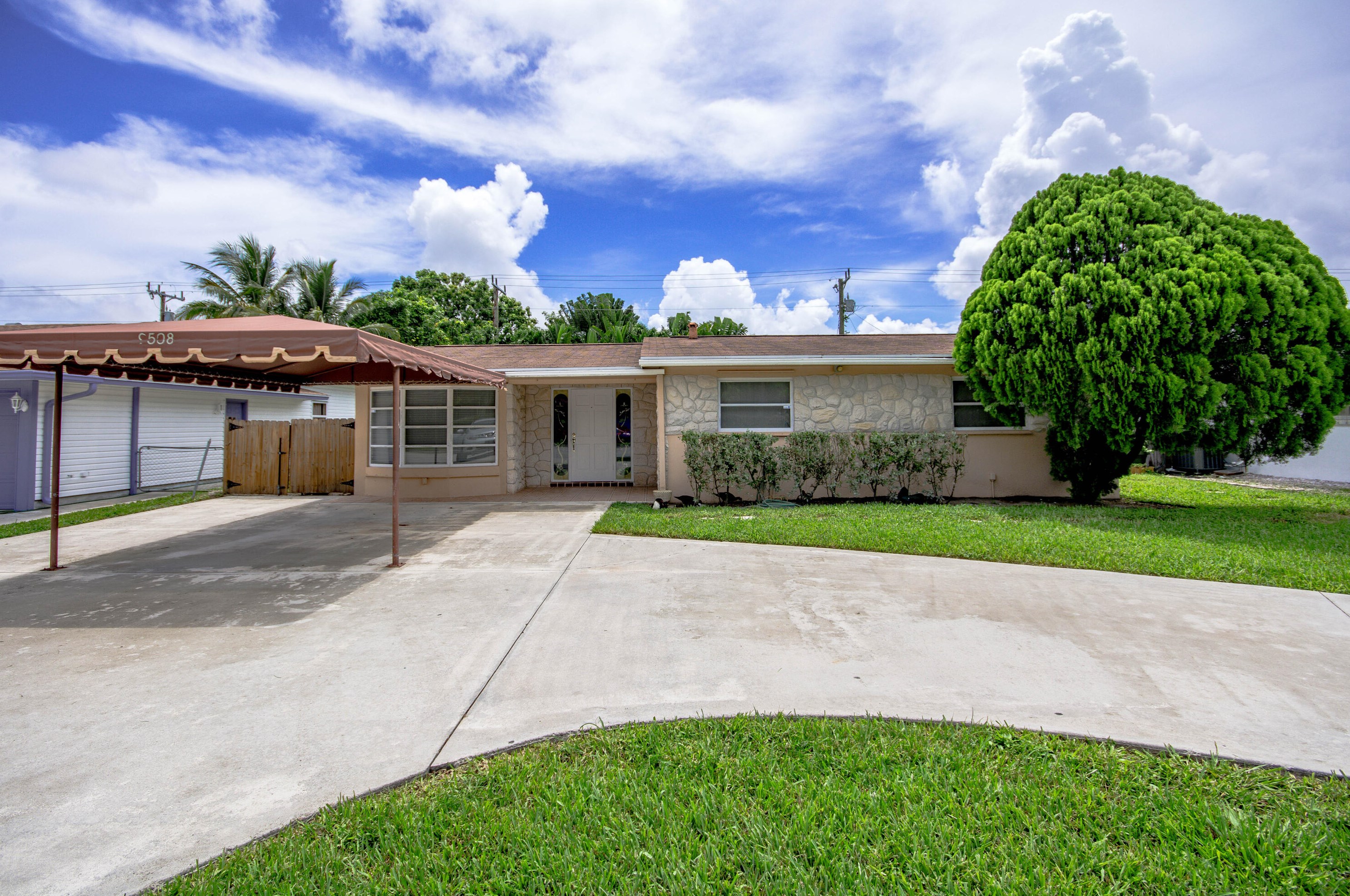 9508 Military Trl, West Palm Beach, FL