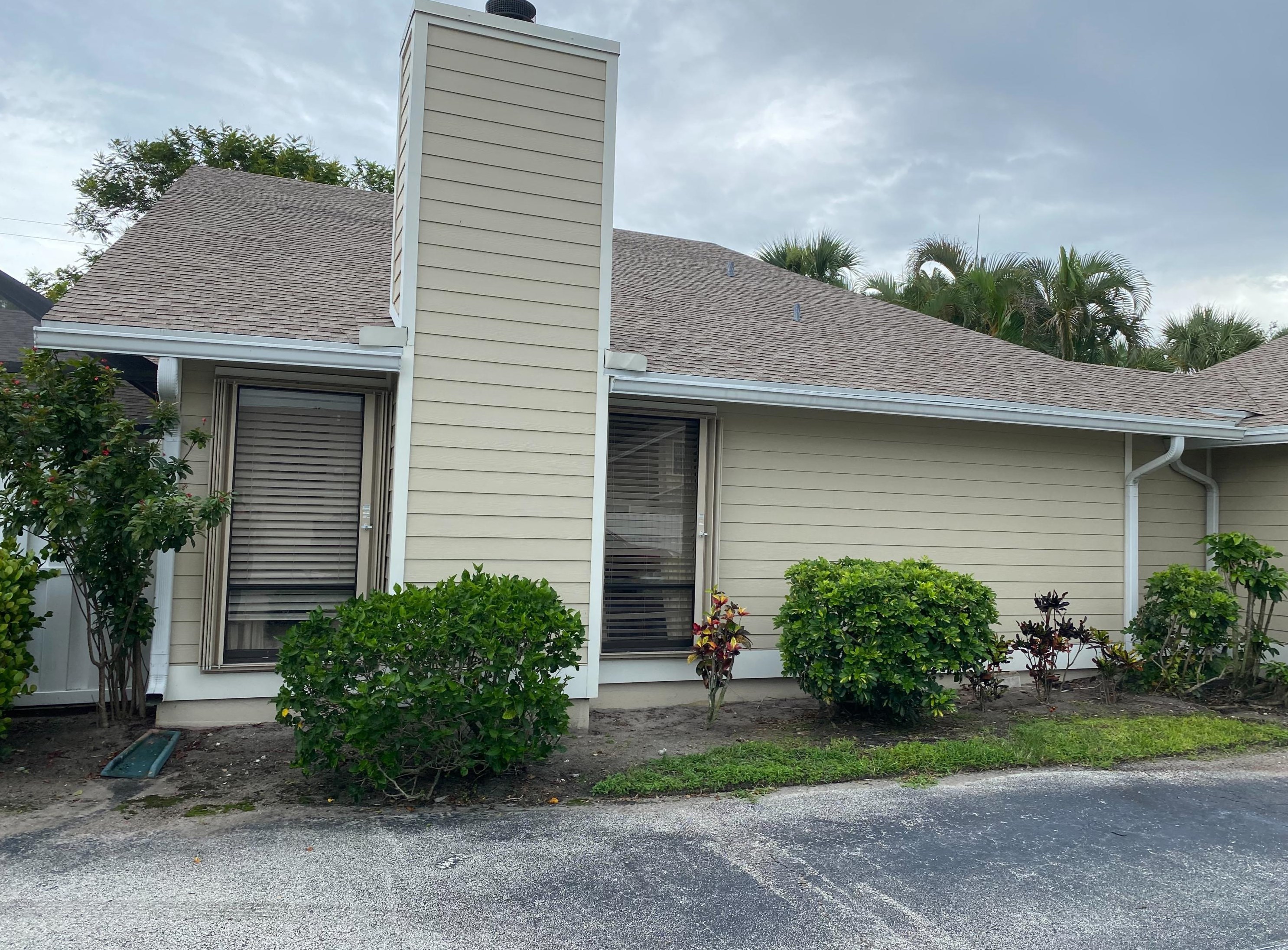 1002 Summerwinds Ln, Jupiter, FL 33458-7077
