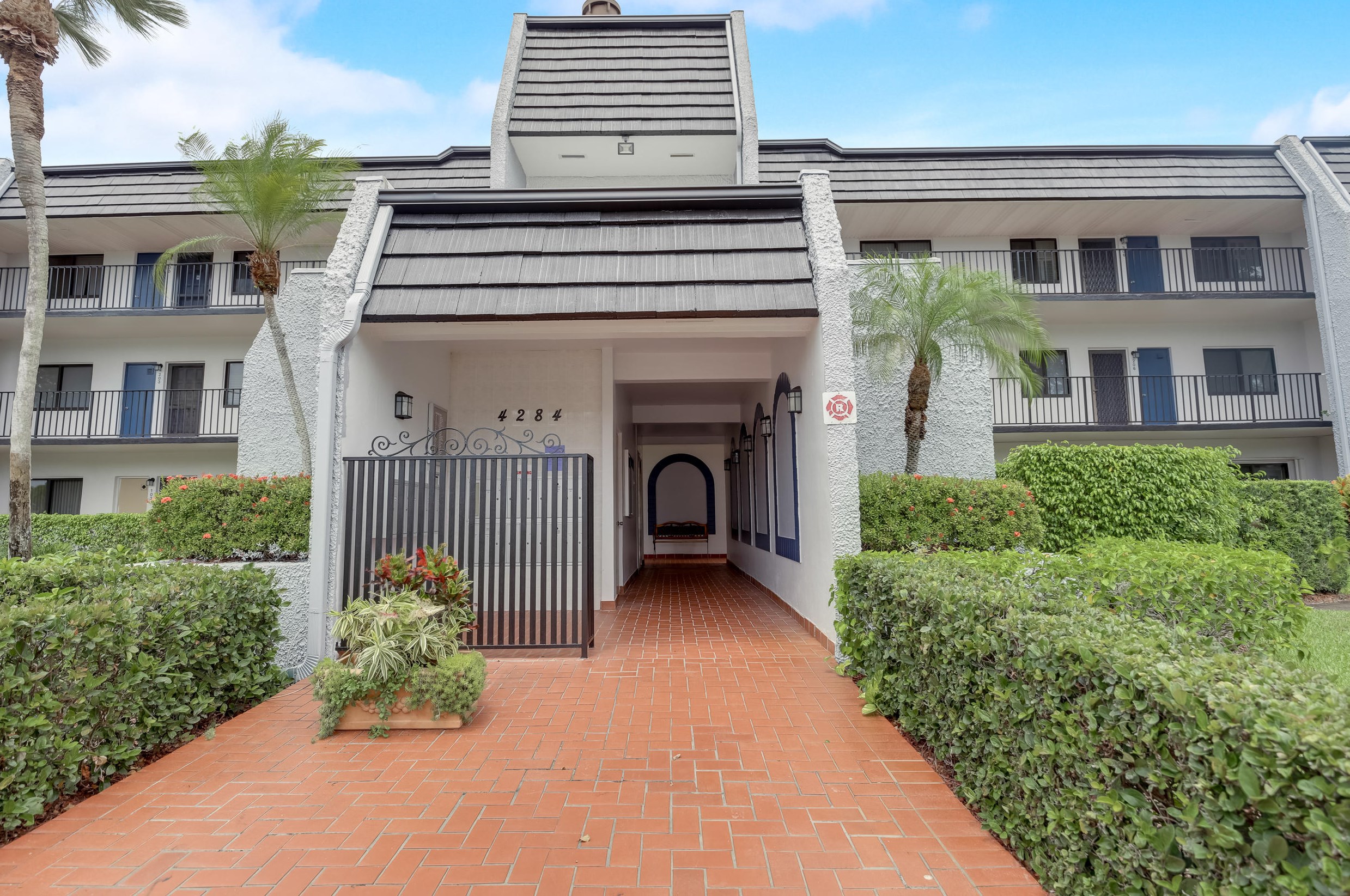 4284 Deste Ct #307, Lake Worth, FL 33467