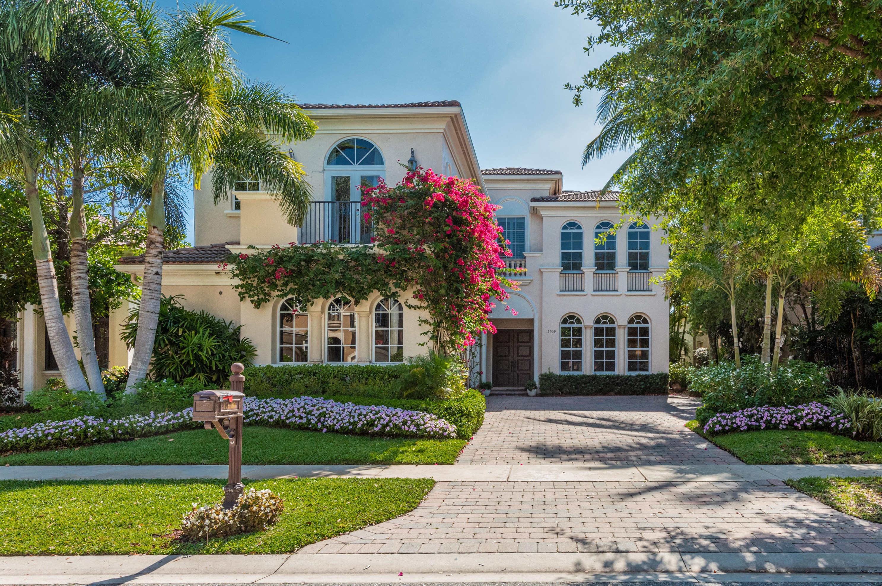 17929 Villa Club Way, Boca Raton, FL 33496-1000
