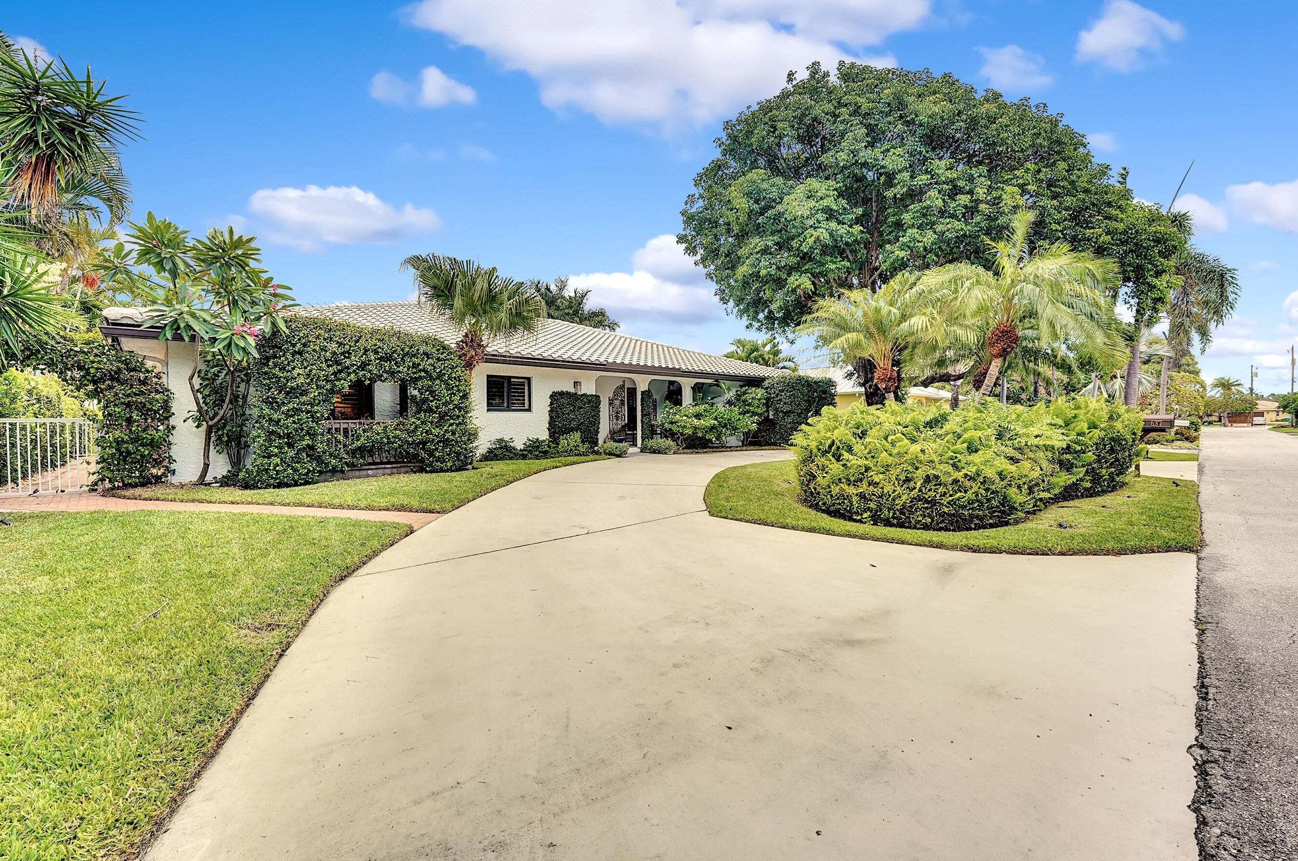 637 Castilla Ln, Boynton Beach, FL 33435