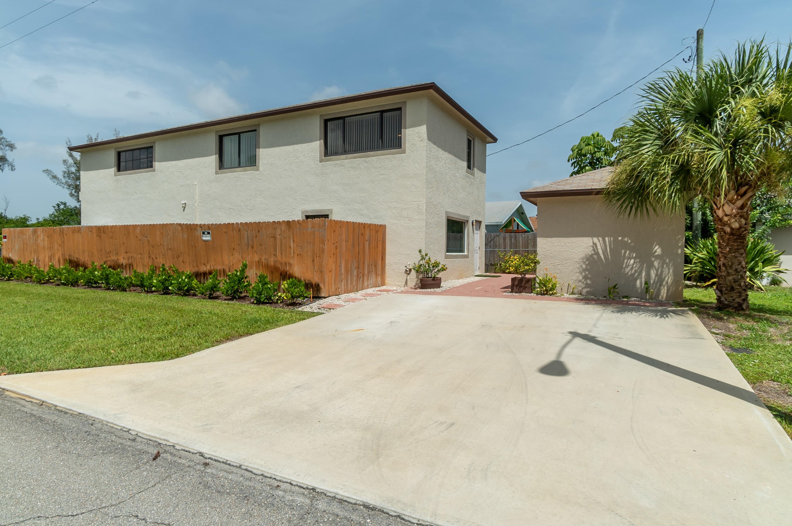 6410 N Dixie Hwy, Boca Raton, FL 33487