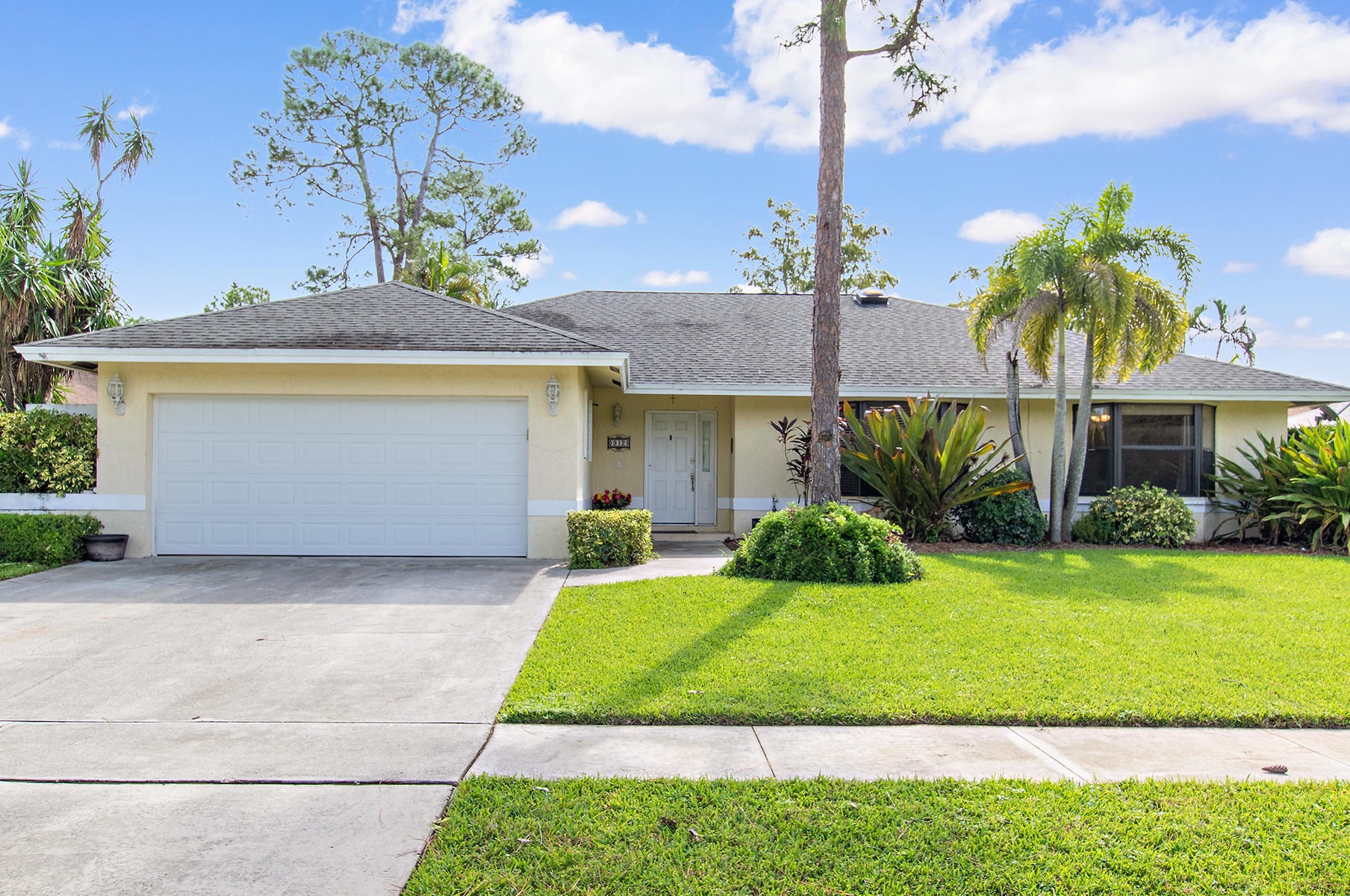 912 Blueberry Dr, West Palm Beach, FL 33414