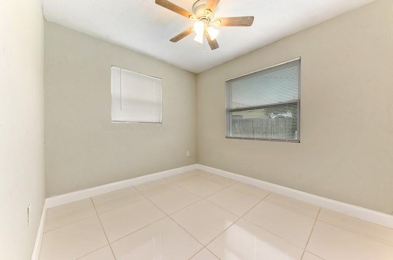 599 Owosso Rd, Lake Worth FL  33462-2103 exterior