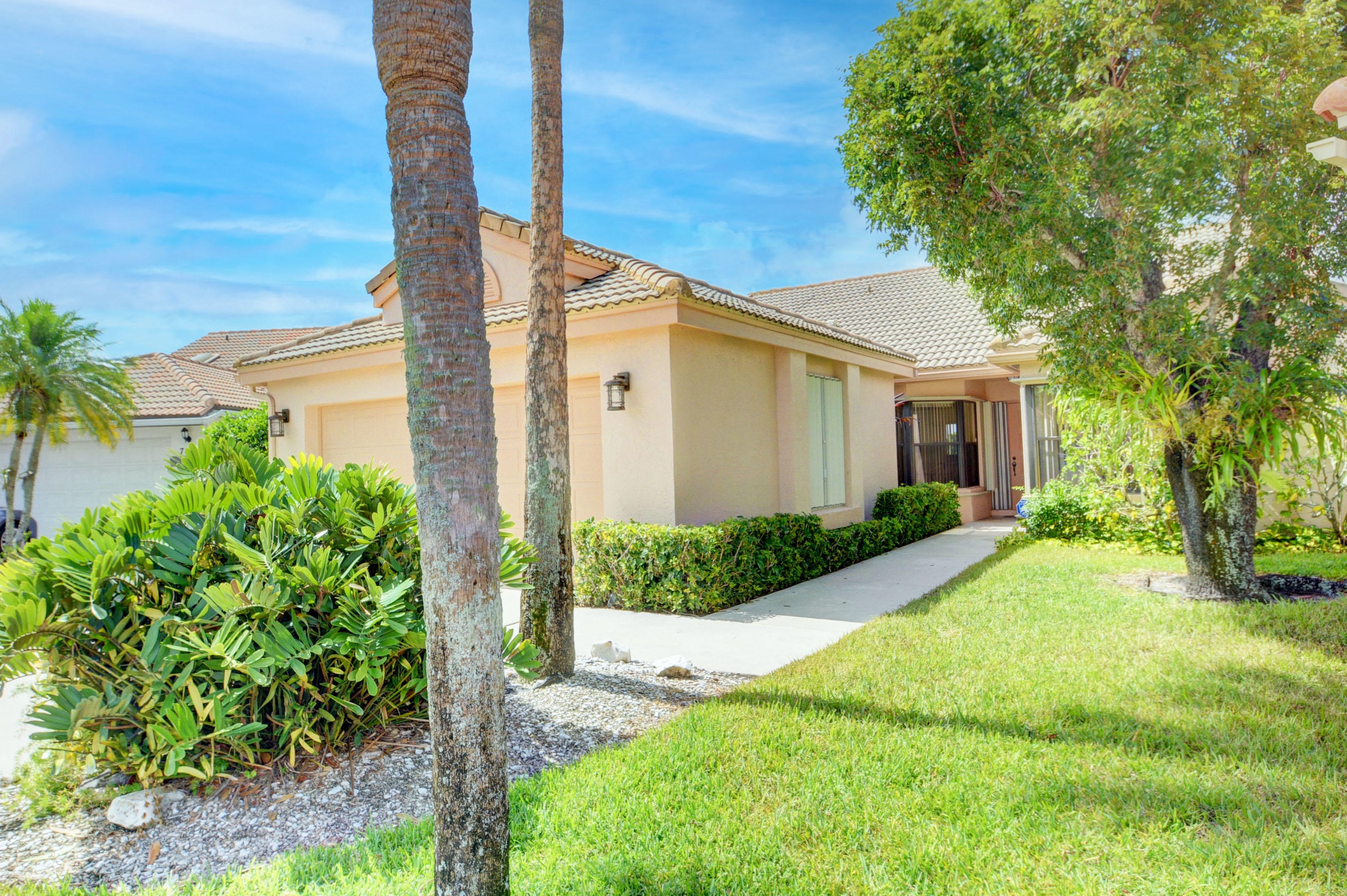 7779 Grovewood Dr, Lake Worth, FL 33467-7967