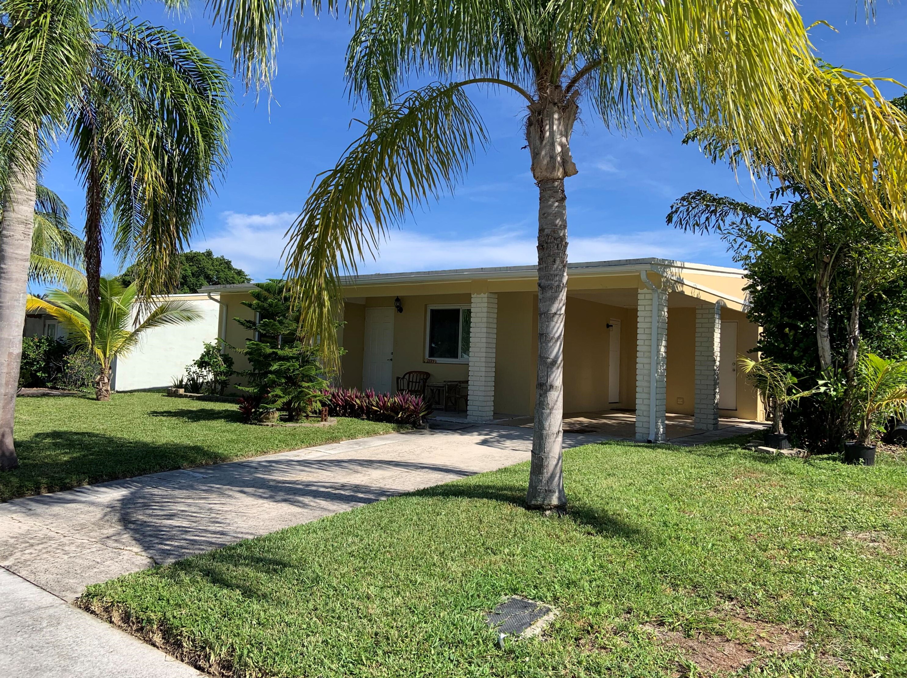 1525 18th Ave, Lake Worth, FL 33460-6403