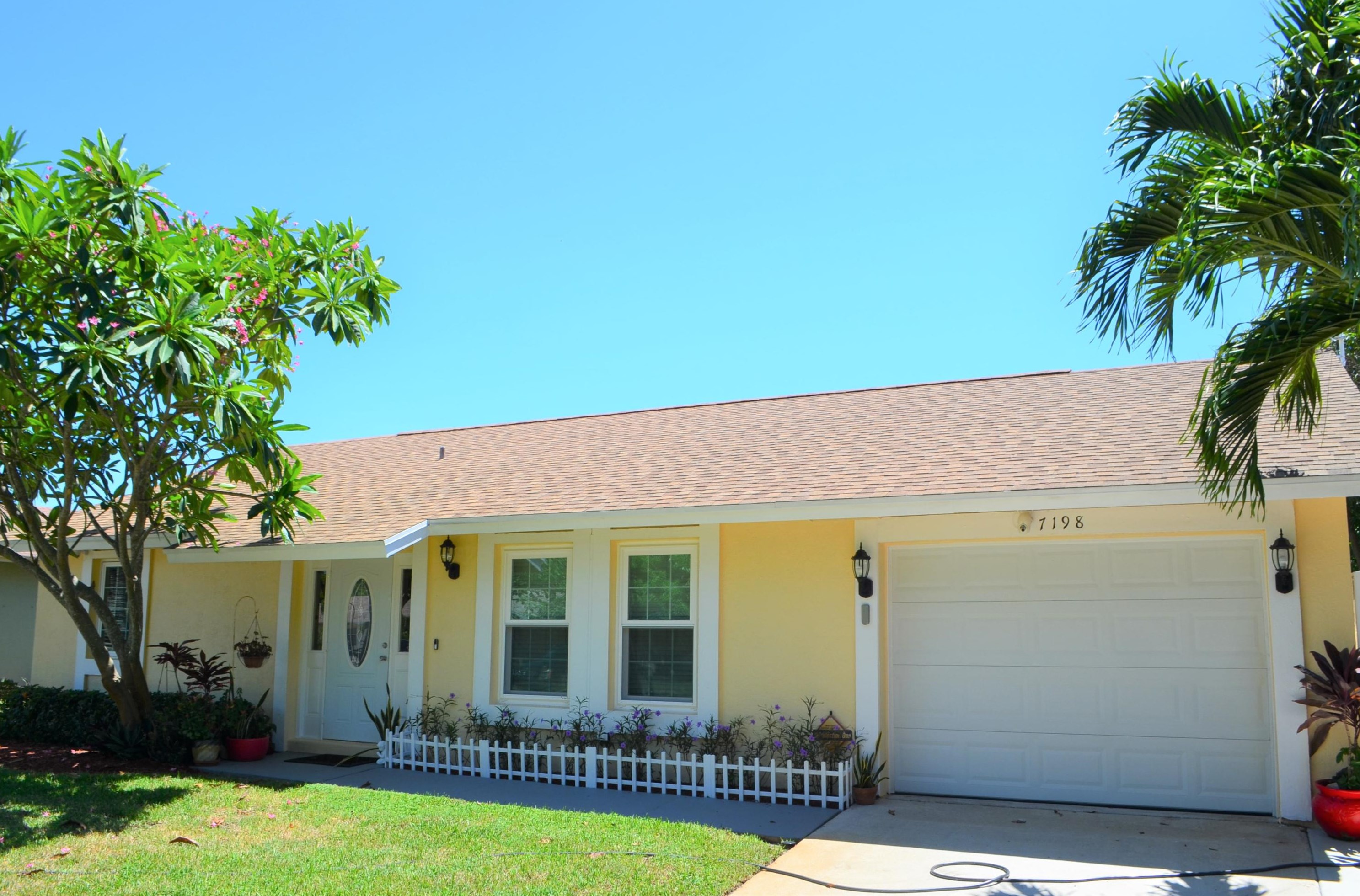 7198 Hyatt Ave, Lake Worth, FL 33462-5232