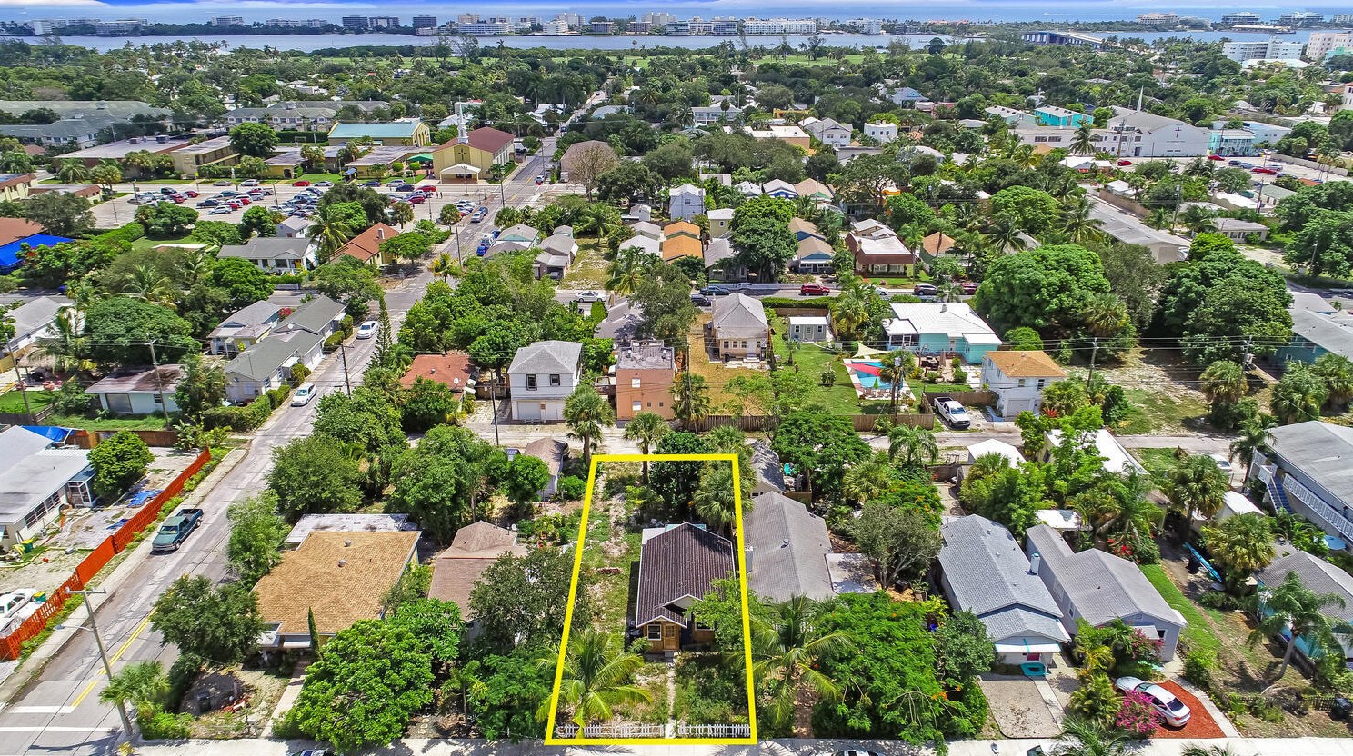 324 K St, Lake Worth, FL 33460-3313