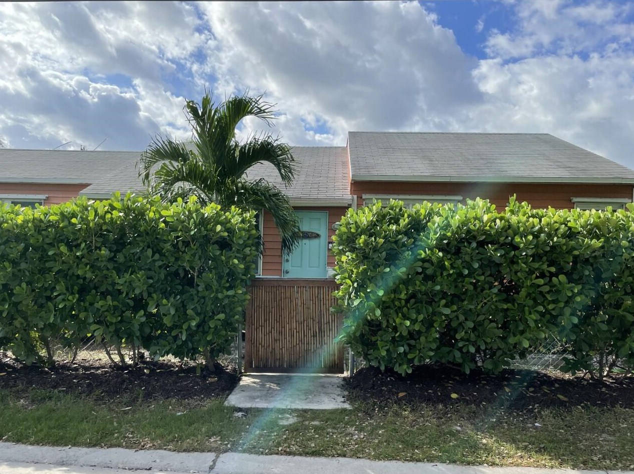 313 16th Ave, Lake Worth, FL 33460-1913