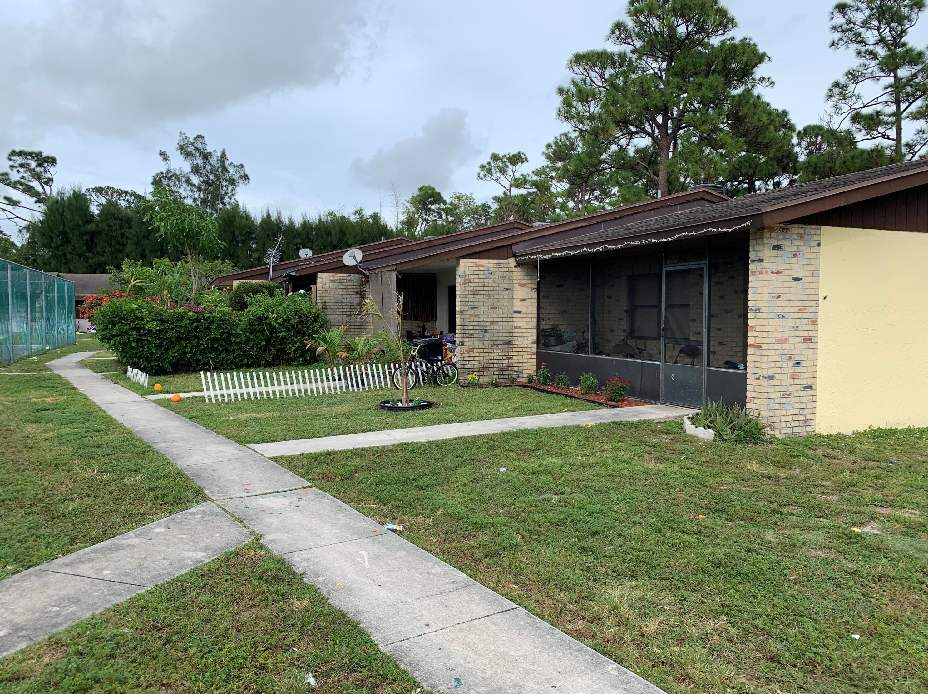 4891 Freedom Cir, Lake Worth, FL 33461-5364