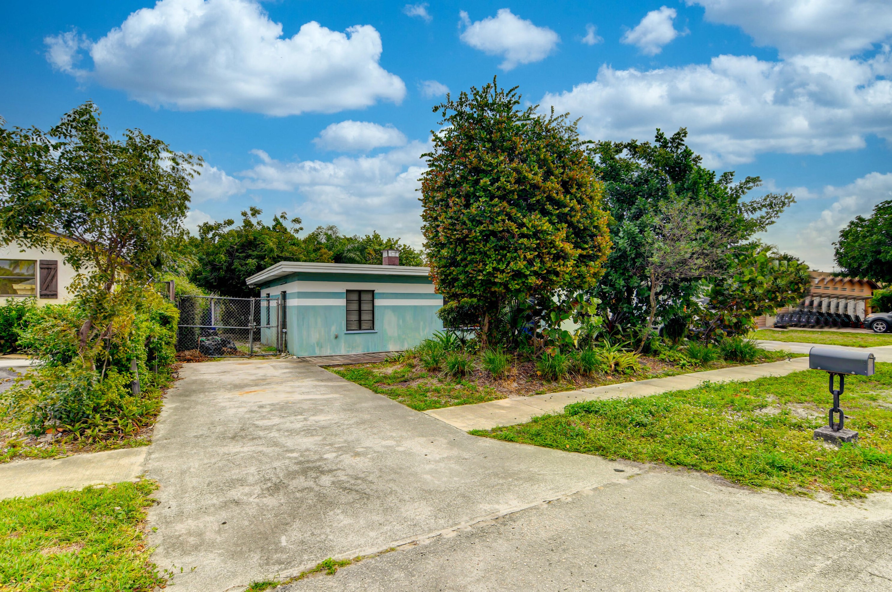 722 Broadway, Lake Worth, FL 33462-1624