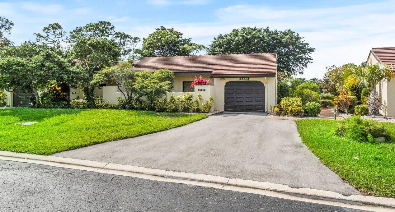 8569 Casa Del Lago, Boca Raton, FL 33433-2107