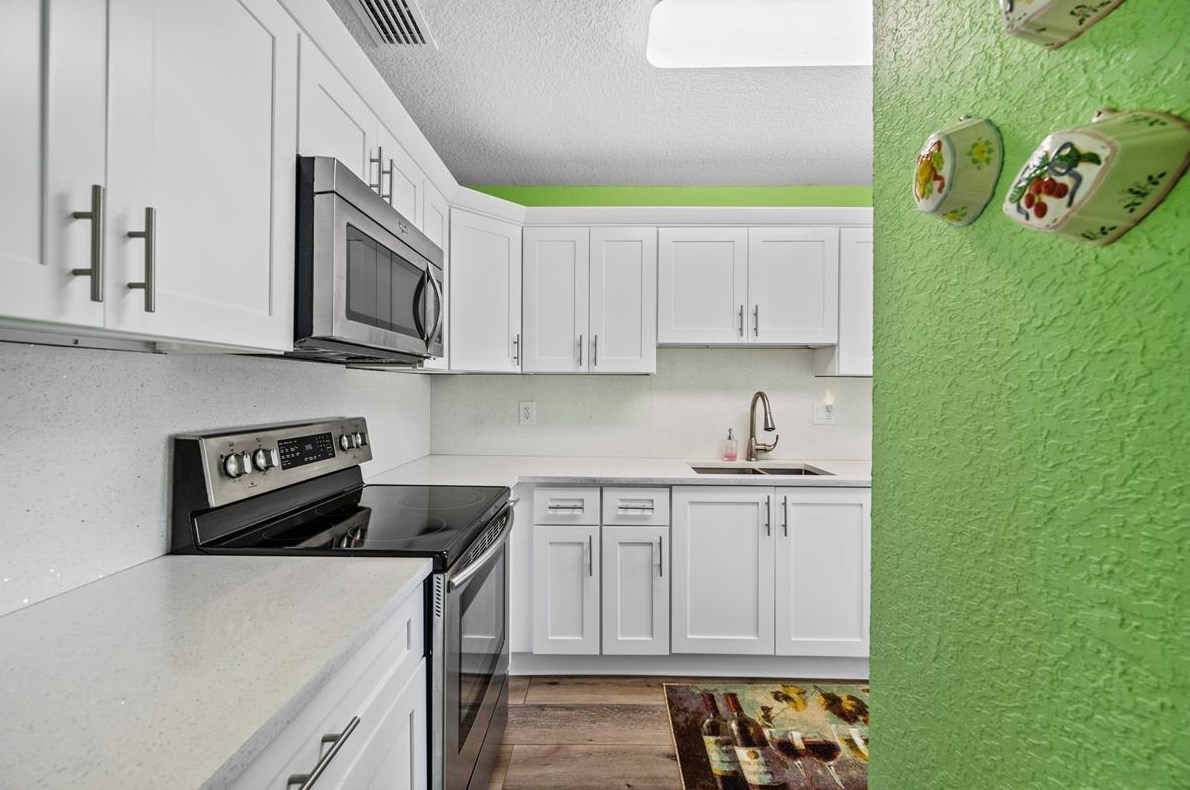 8957 Warwick Dr, Boca Raton, FL 33433-1882