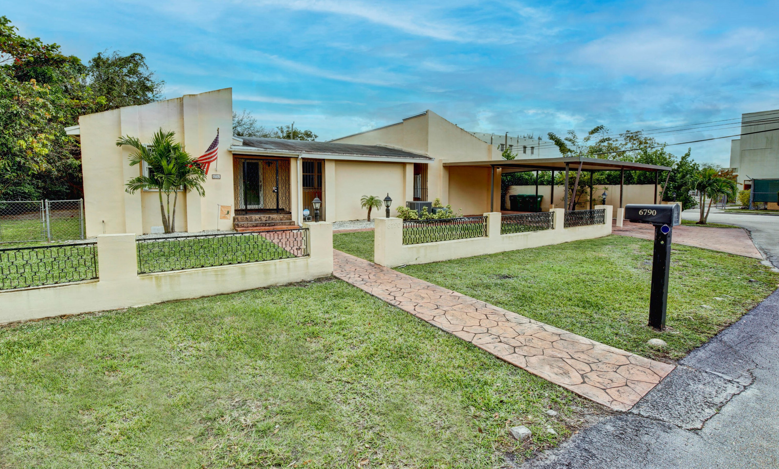 6790 54th St, Miami, FL 33155-5718