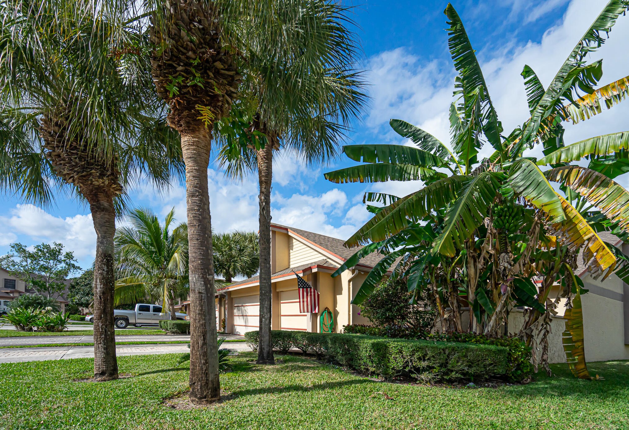 1012 Landings Blvd, West Palm Beach, FL 33413-2020