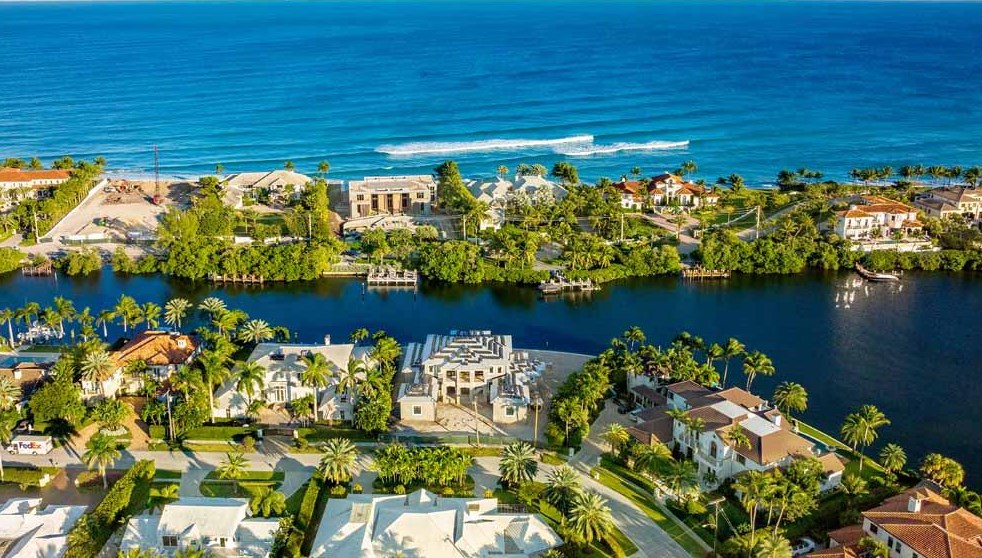 71 Curlew Rd, Lake Worth FL  33462-4722 exterior