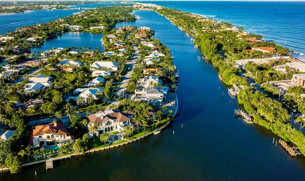 71 Curlew Rd, Lake Worth FL  33462-4722 exterior