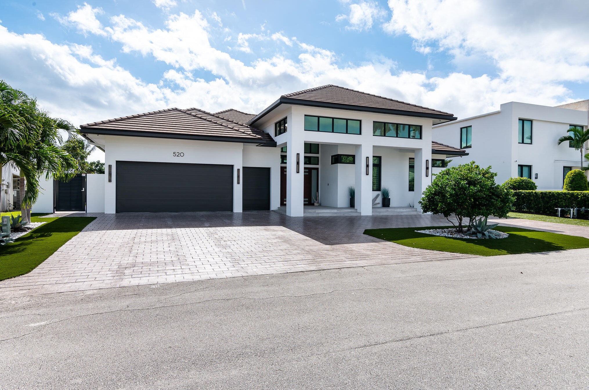 520 Golden Harbour Dr, Boca Raton, FL 33432-2942