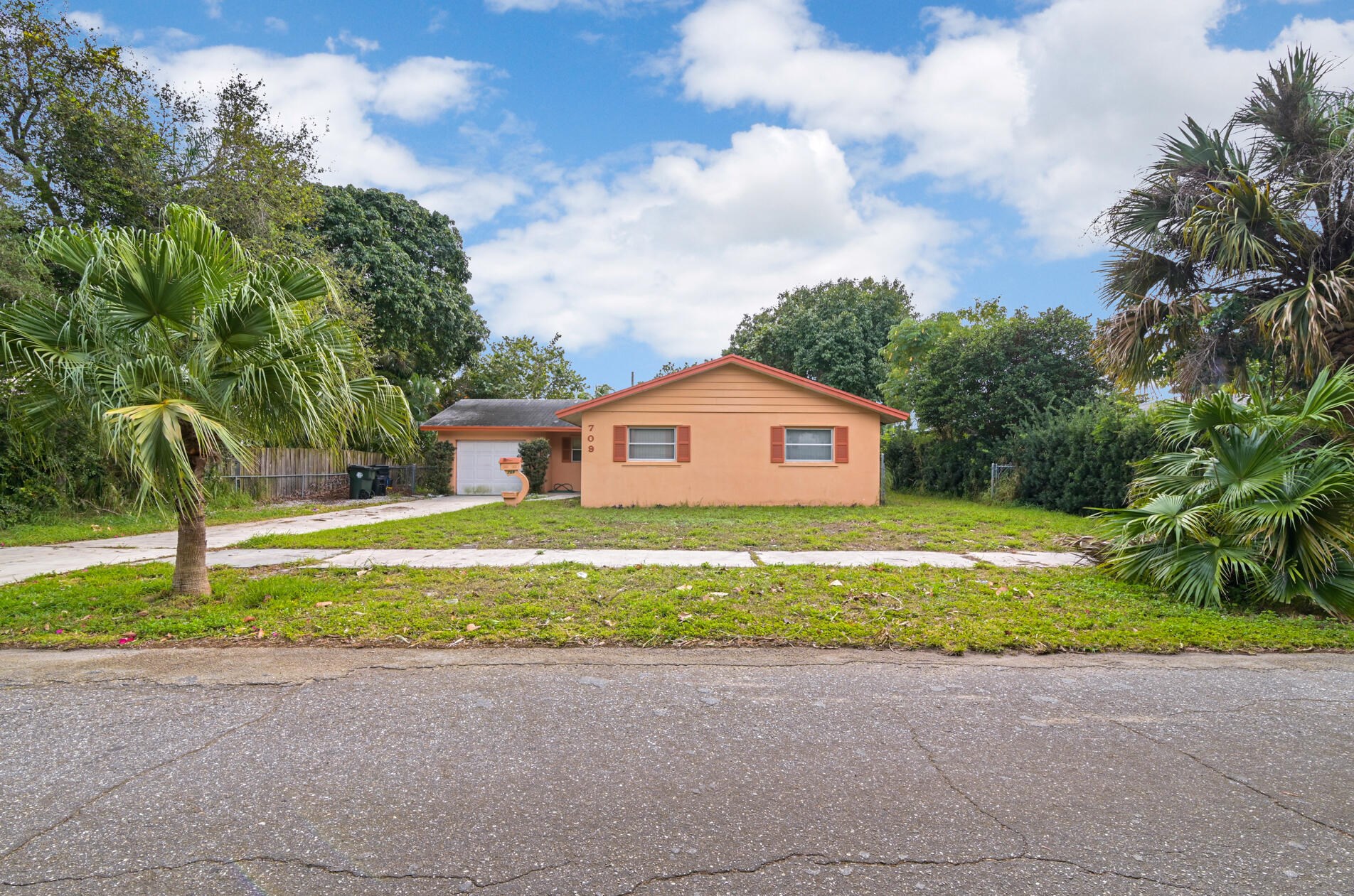 709 18th Ave, Lake Worth, FL 33460-6663