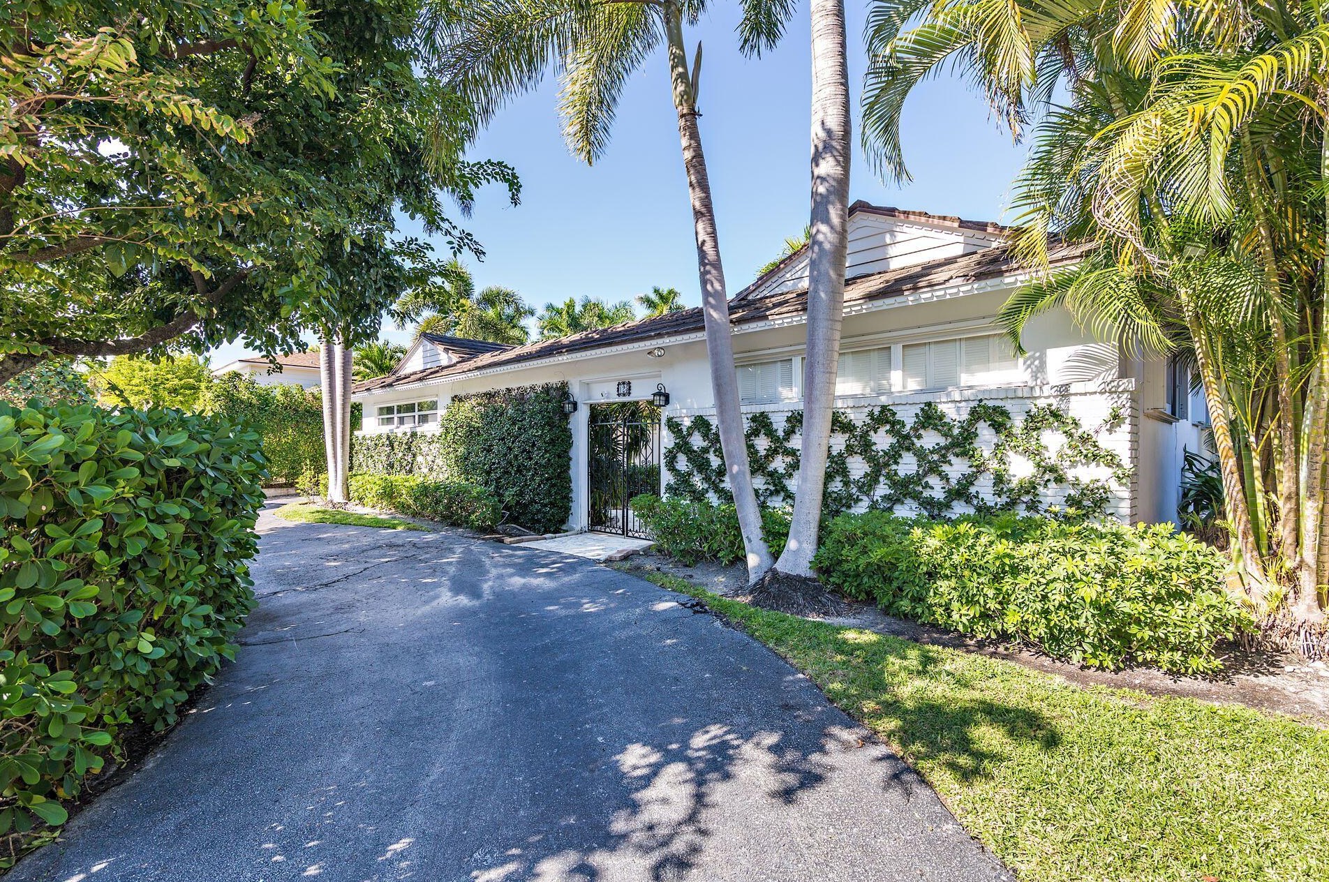 125 Worth Ct, West Palm Beach, FL 33405