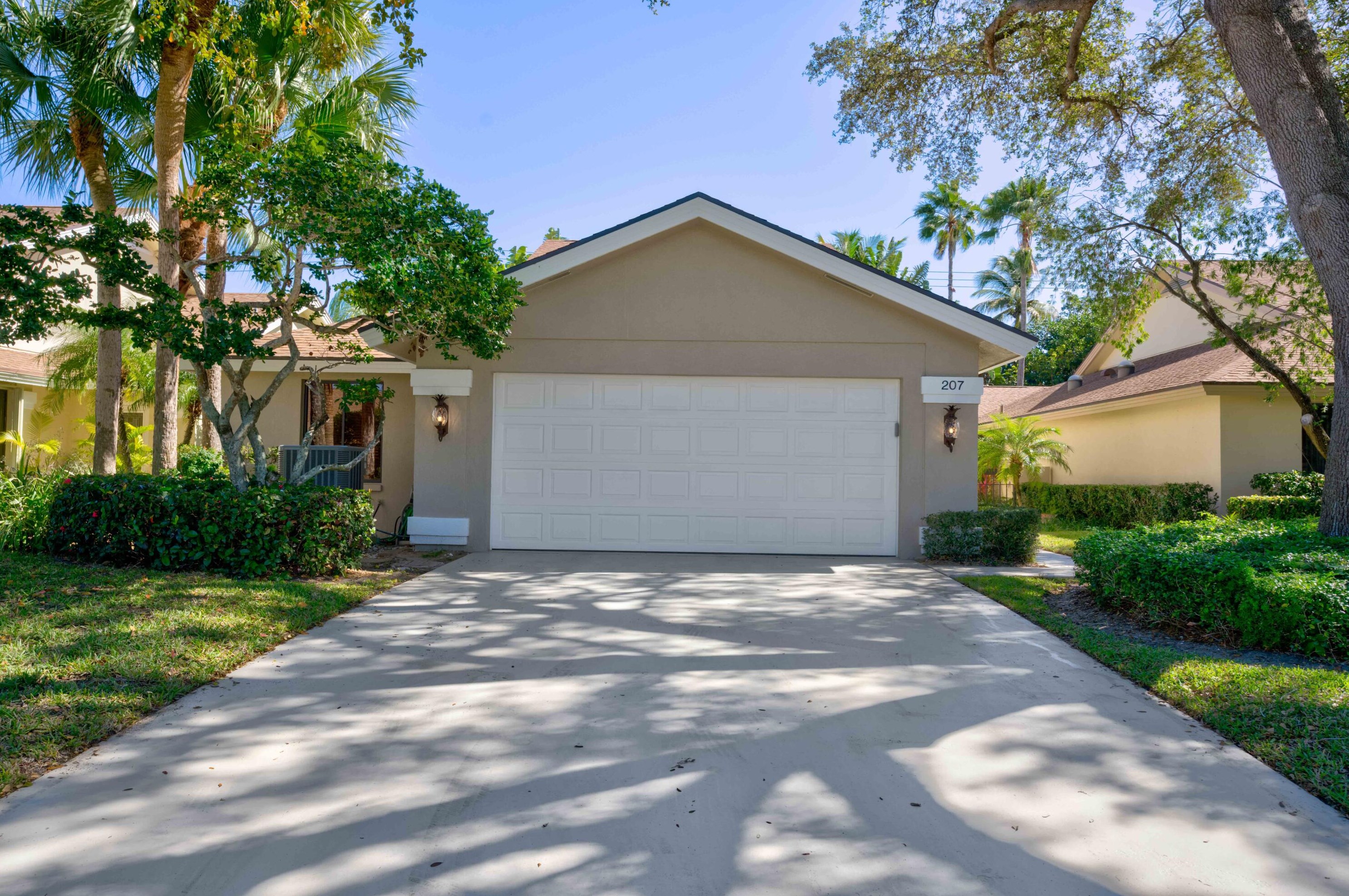 207 River Park Dr, Jupiter, FL 33477-9323