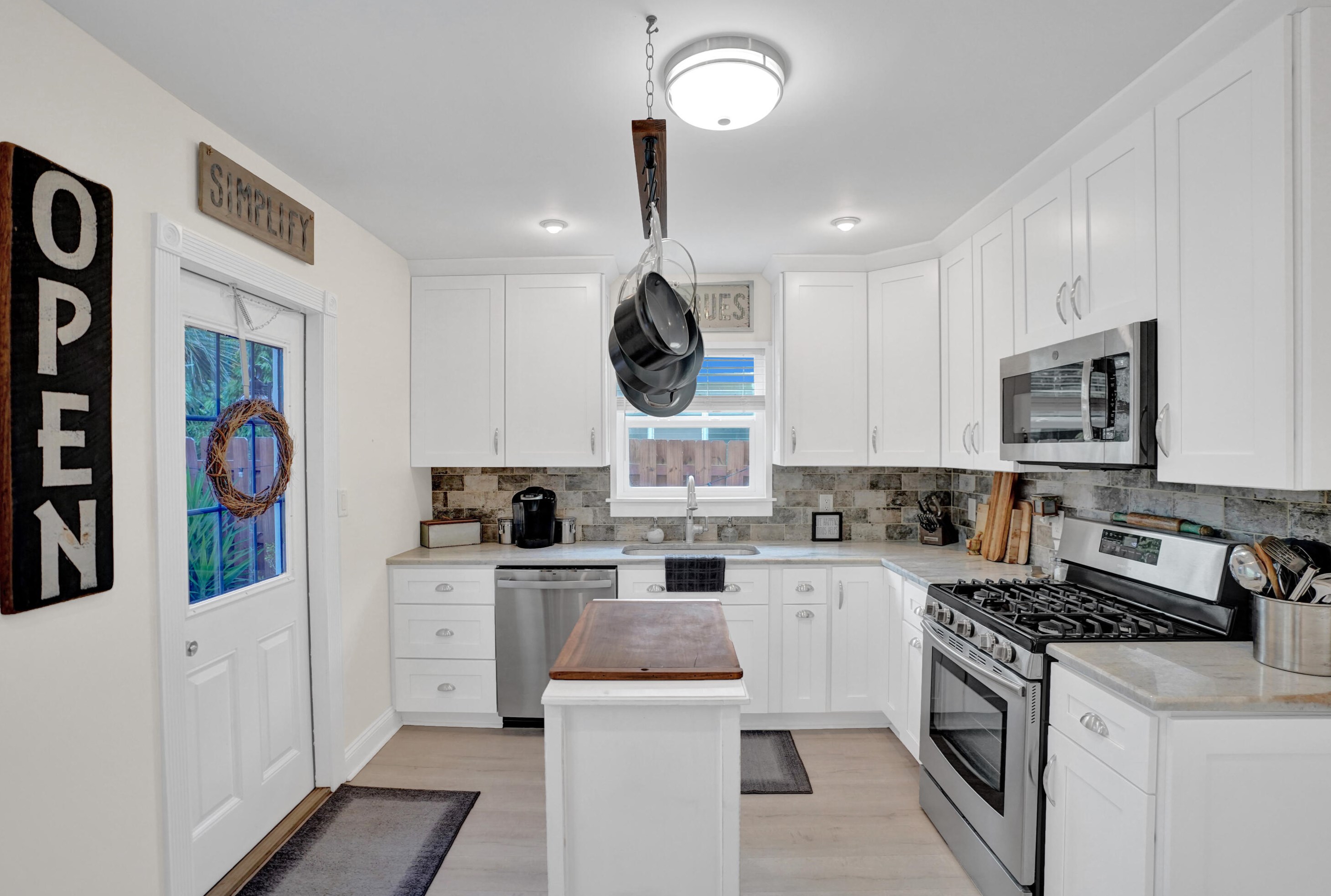 1609 M St, Lake Worth FL  33460-6620 exterior