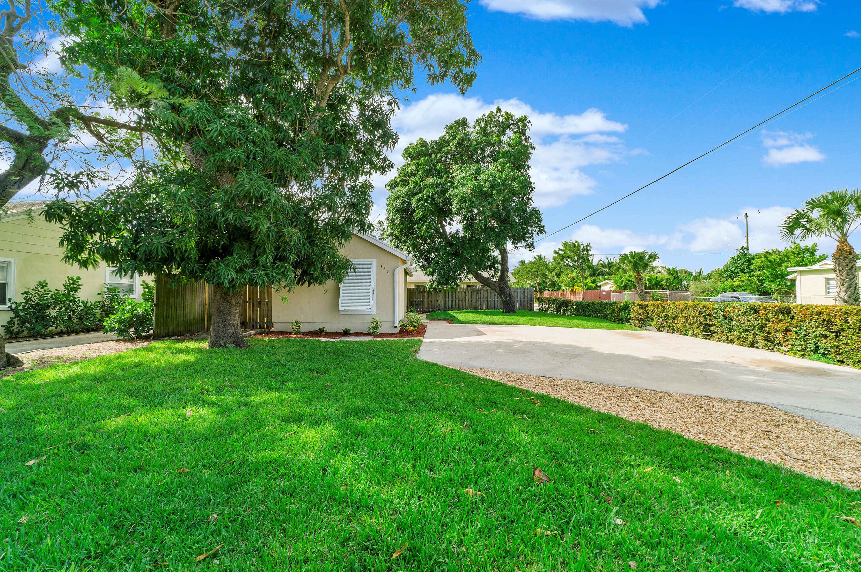 729 N F St, Lake Worth, FL 33460