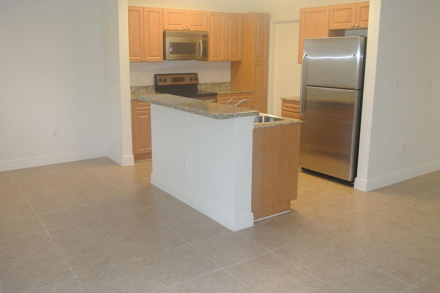 6633 Old Farm Trl, Boynton Beach FL  33437-7903 exterior