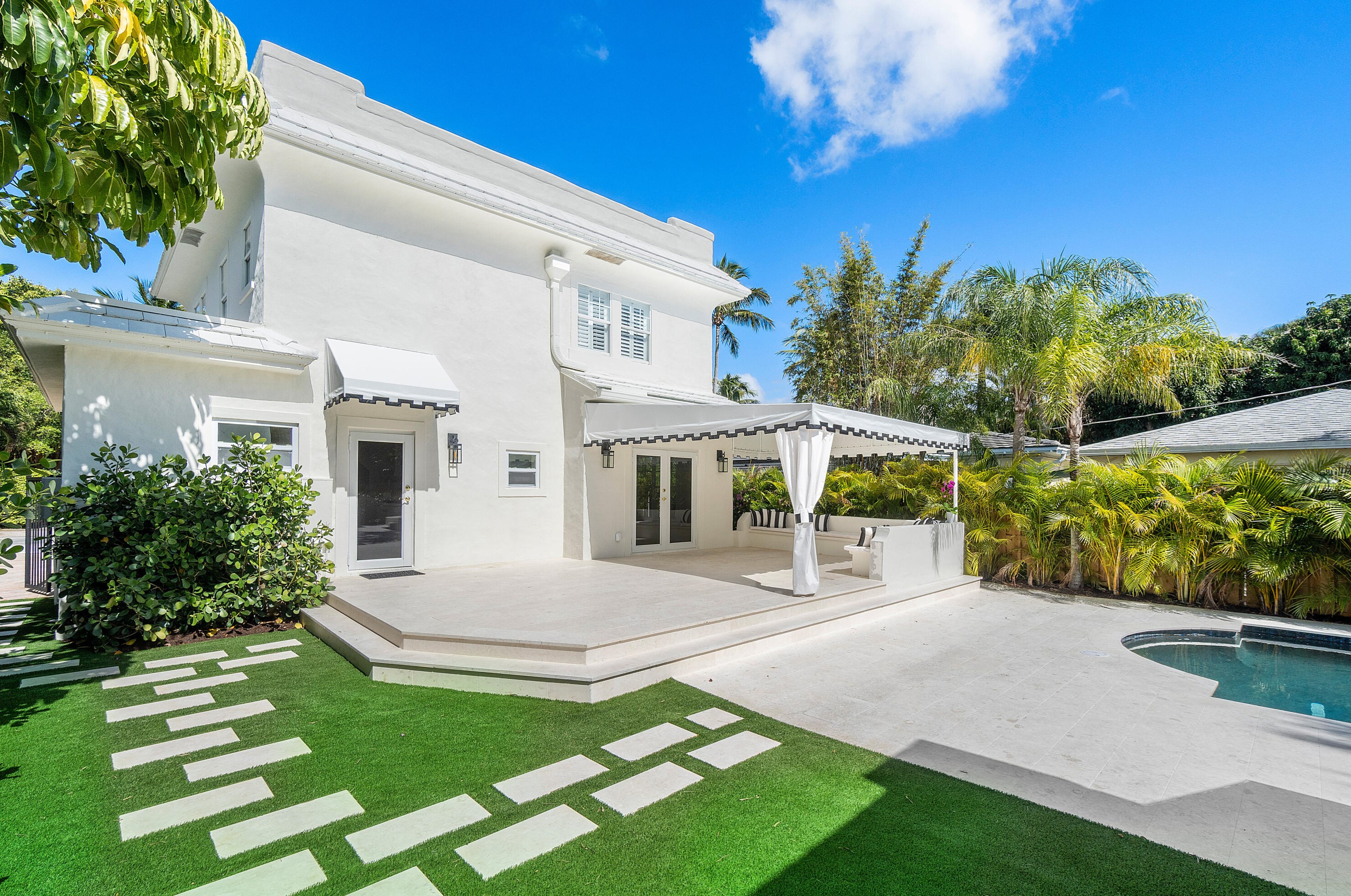 224 10th St, West Palm Beach, FL 33401