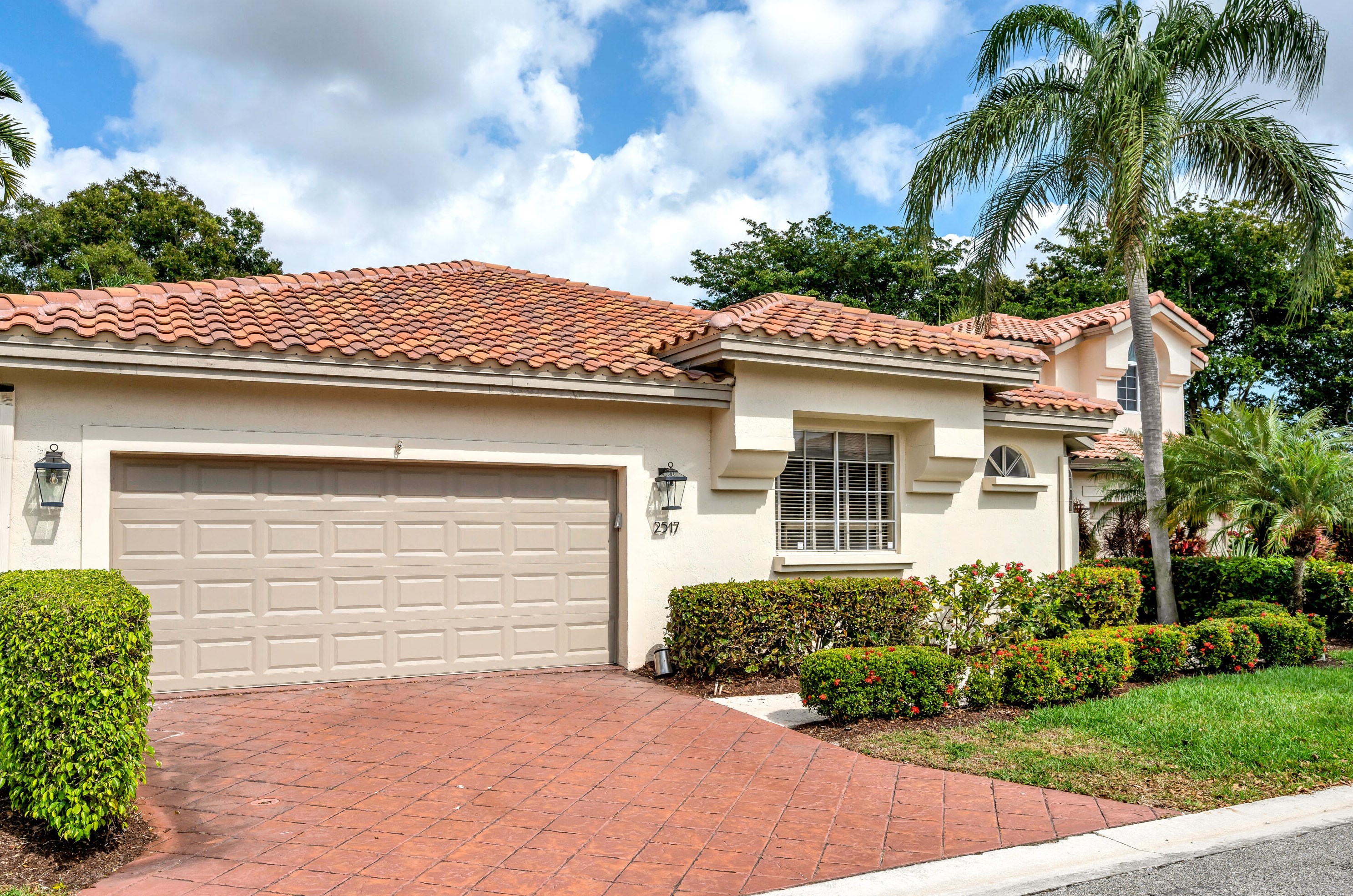 2517 53rd St, Boca Raton, FL 33496-2205