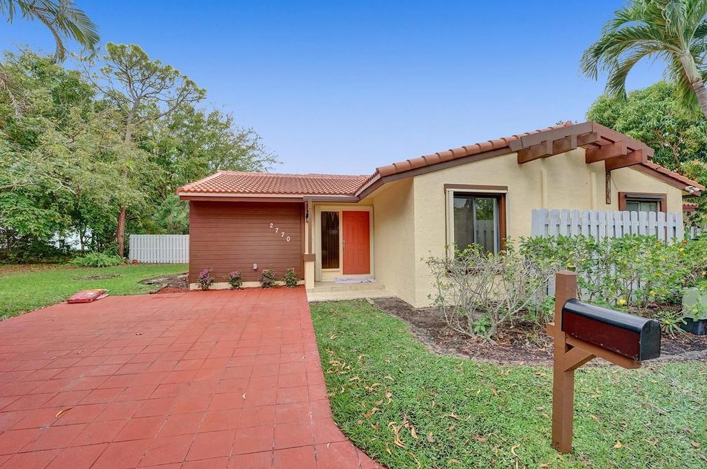2770 Norfolk Pine Ct, Lake Worth, FL 33462-2572